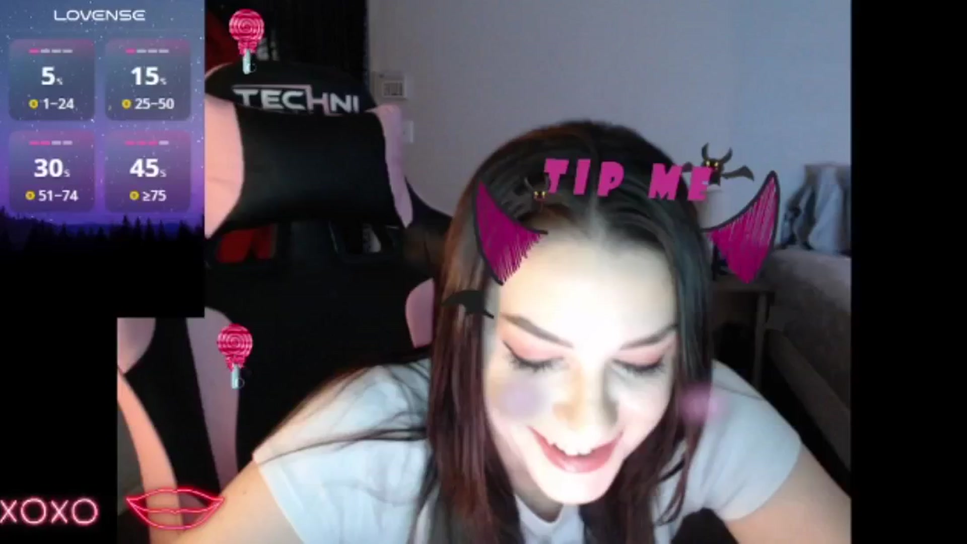 Gallery image thumbnail from xhazelbasilx's myfreecams stream on, 11/03/2024, 20:02 image 13 of 20