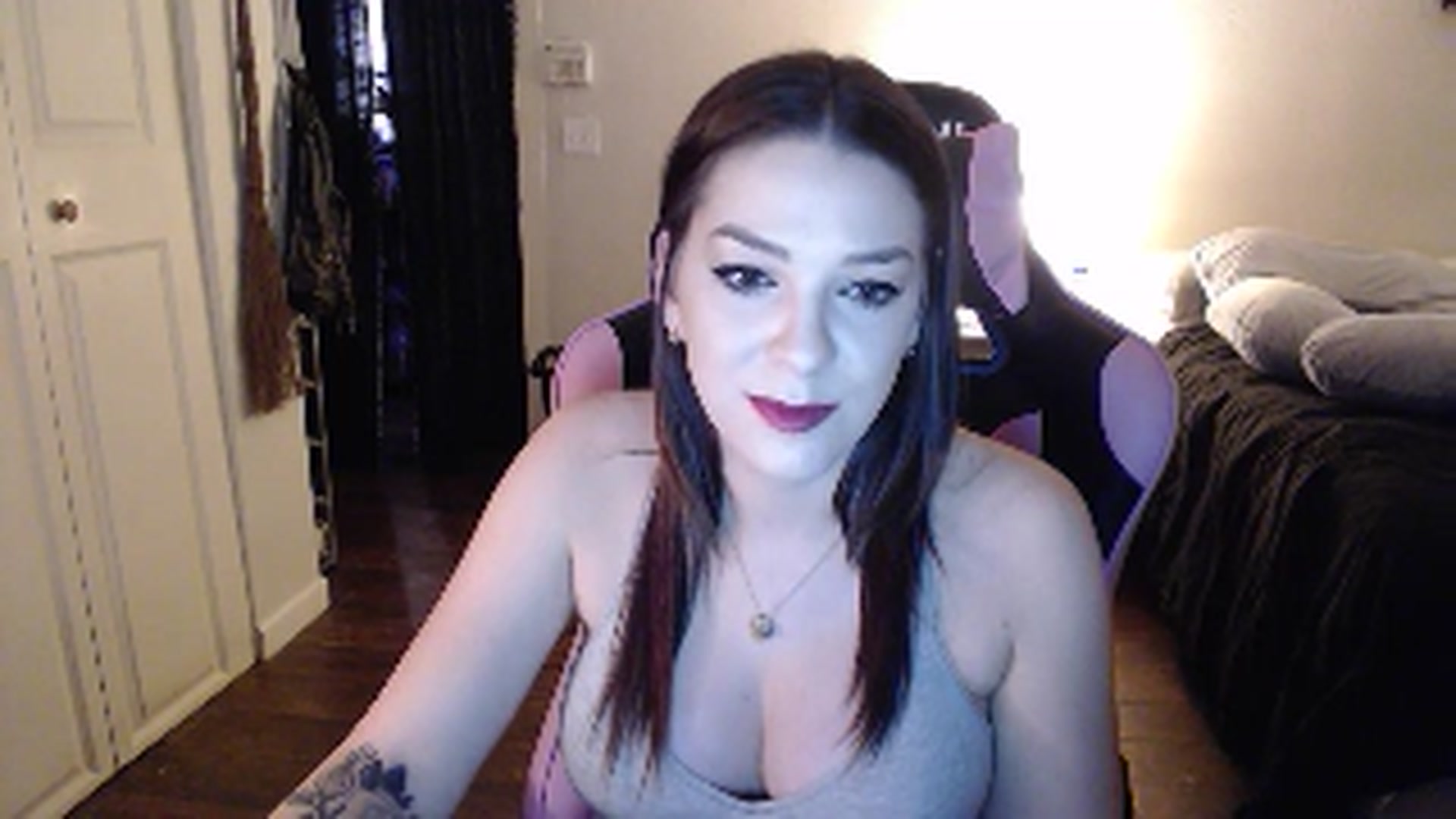 Gallery image thumbnail from xhazelbasilx's myfreecams stream on, 12/05/2024, 21:17 image 14 of 20