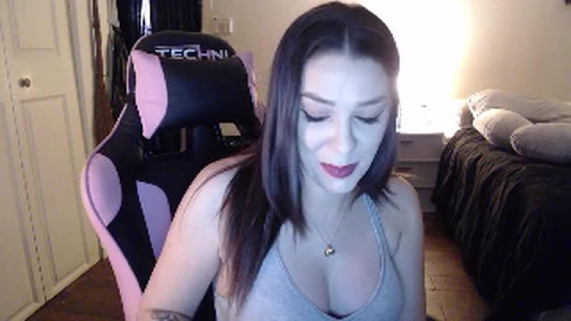 Gallery image thumbnail from xhazelbasilx's myfreecams stream on, 12/05/2024, 21:17 image 4 of 20