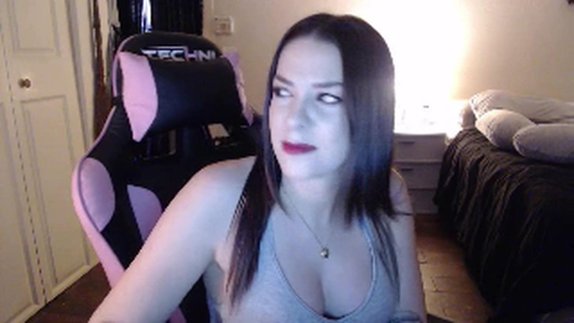 Gallery image thumbnail from xhazelbasilx's myfreecams stream on, 12/05/2024, 21:17 image 6 of 20