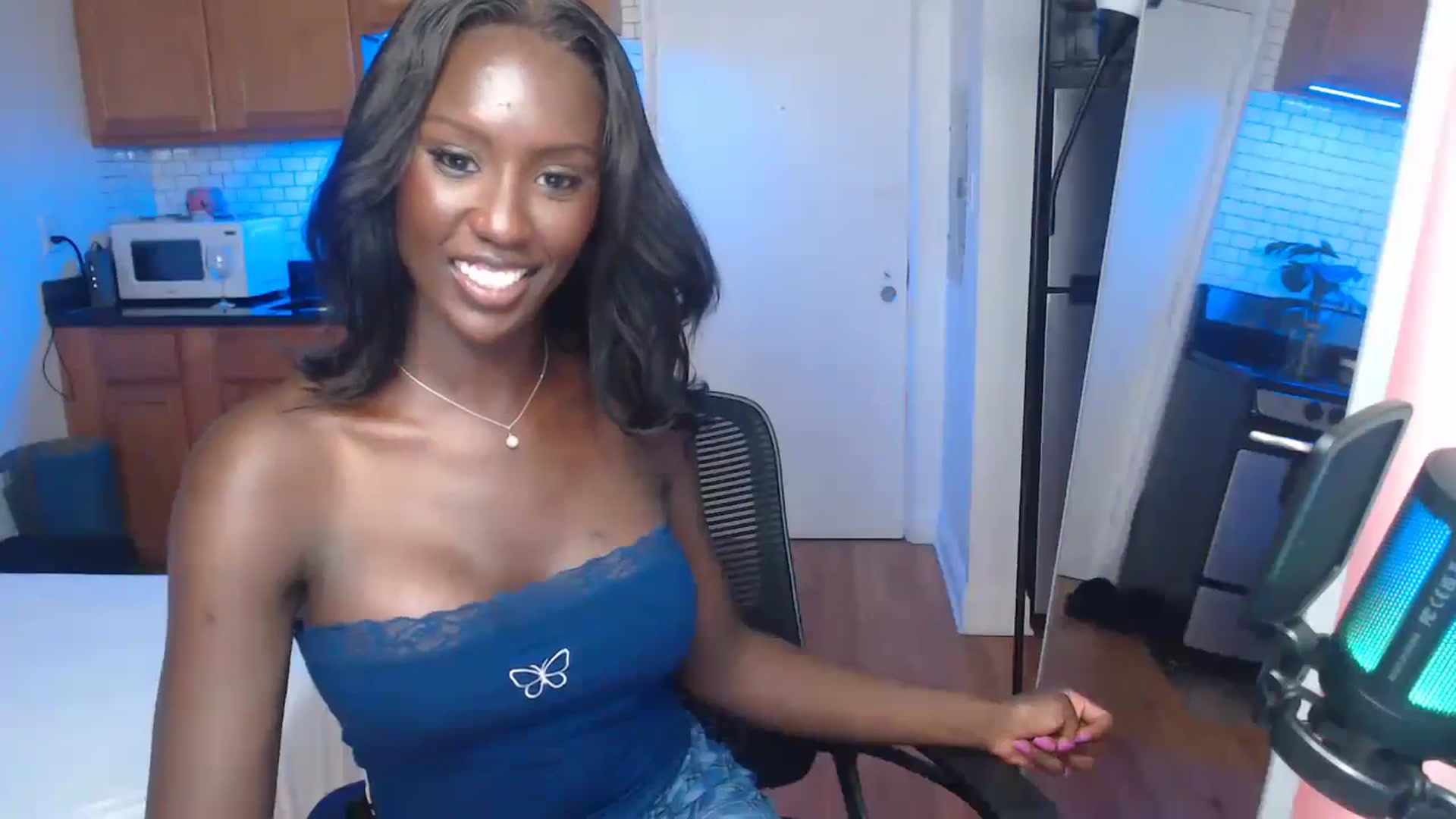 Gallery image thumbnail from xia_wrld's myfreecams stream on, 07/31/2024, 04:14 image 20 of 20