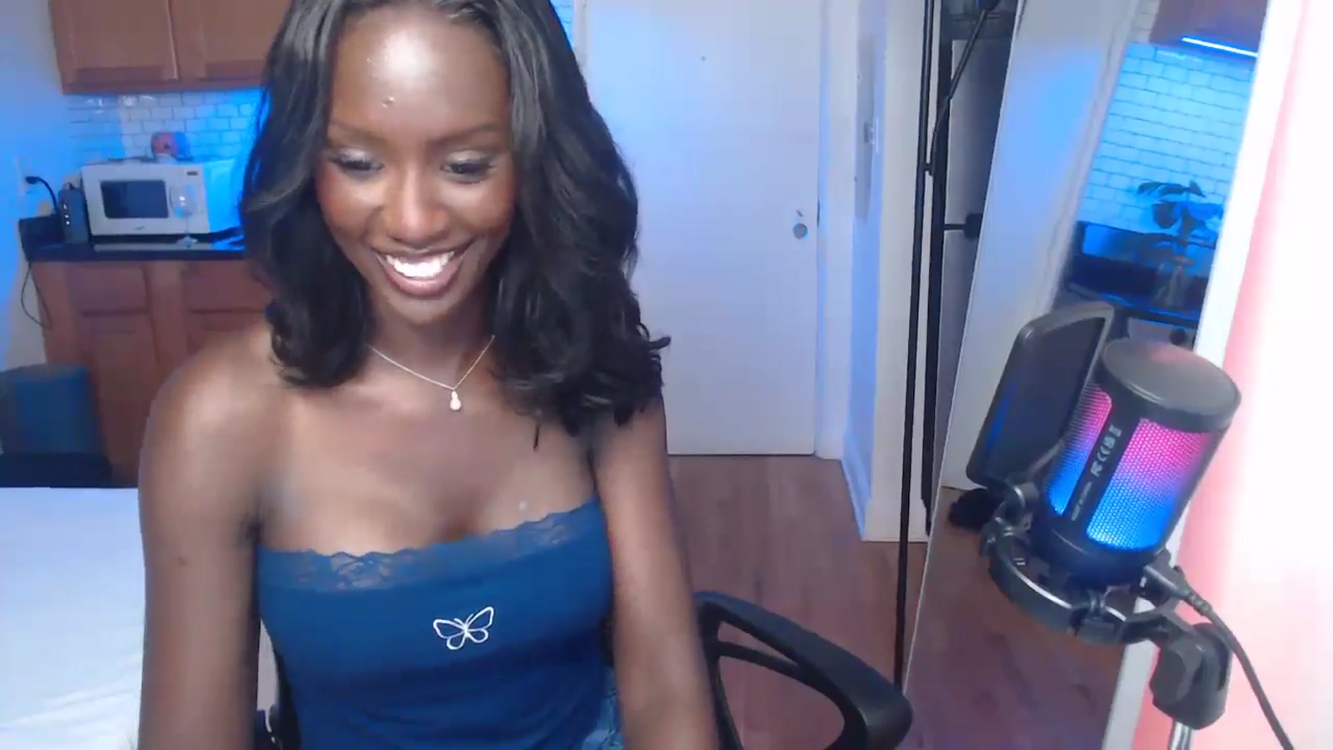 Gallery image thumbnail from xia_wrld's myfreecams stream on, 07/31/2024, 04:14 image 5 of 20