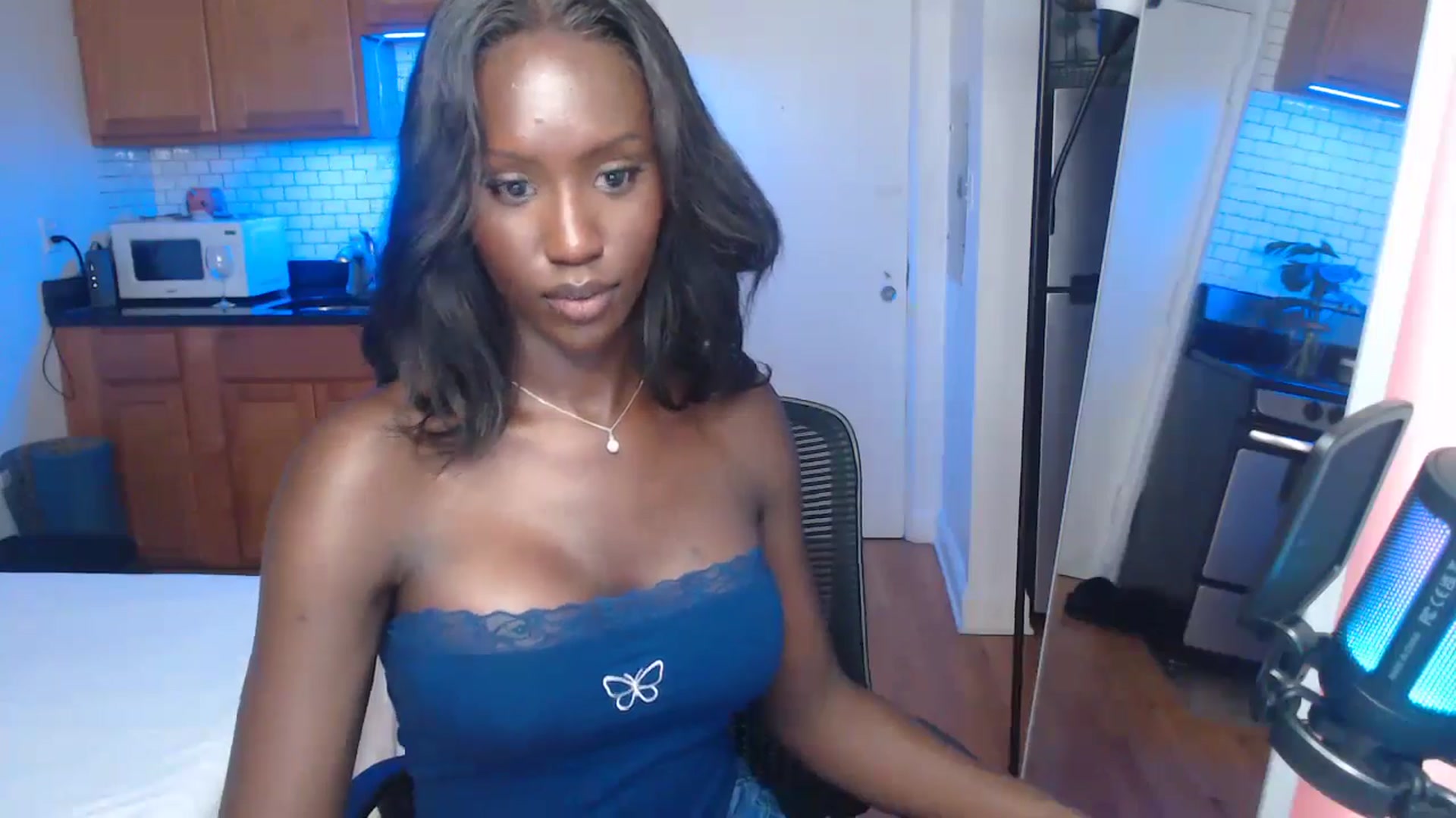 Gallery image thumbnail from xia_wrld's myfreecams stream on, 07/31/2024, 04:14 image 19 of 20