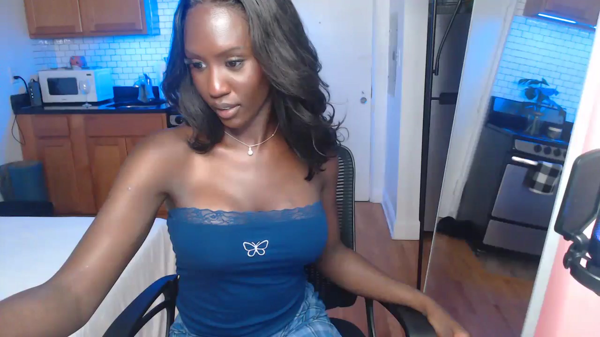 Gallery image thumbnail from xia_wrld's myfreecams stream on, 07/31/2024, 05:07 image 15 of 20