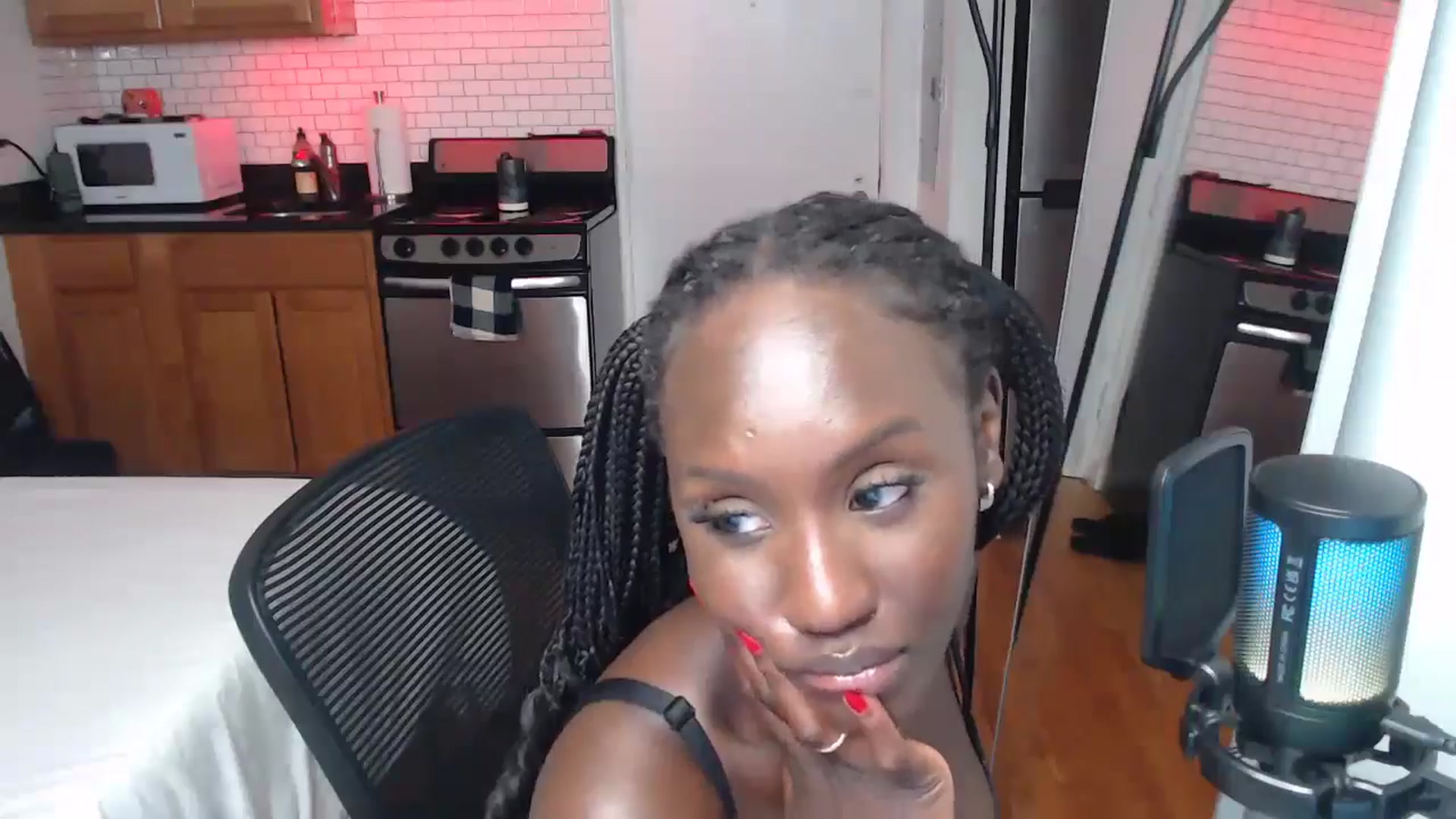 Gallery image thumbnail from xia_wrld's myfreecams stream on, 09/29/2024, 07:11 image 13 of 20