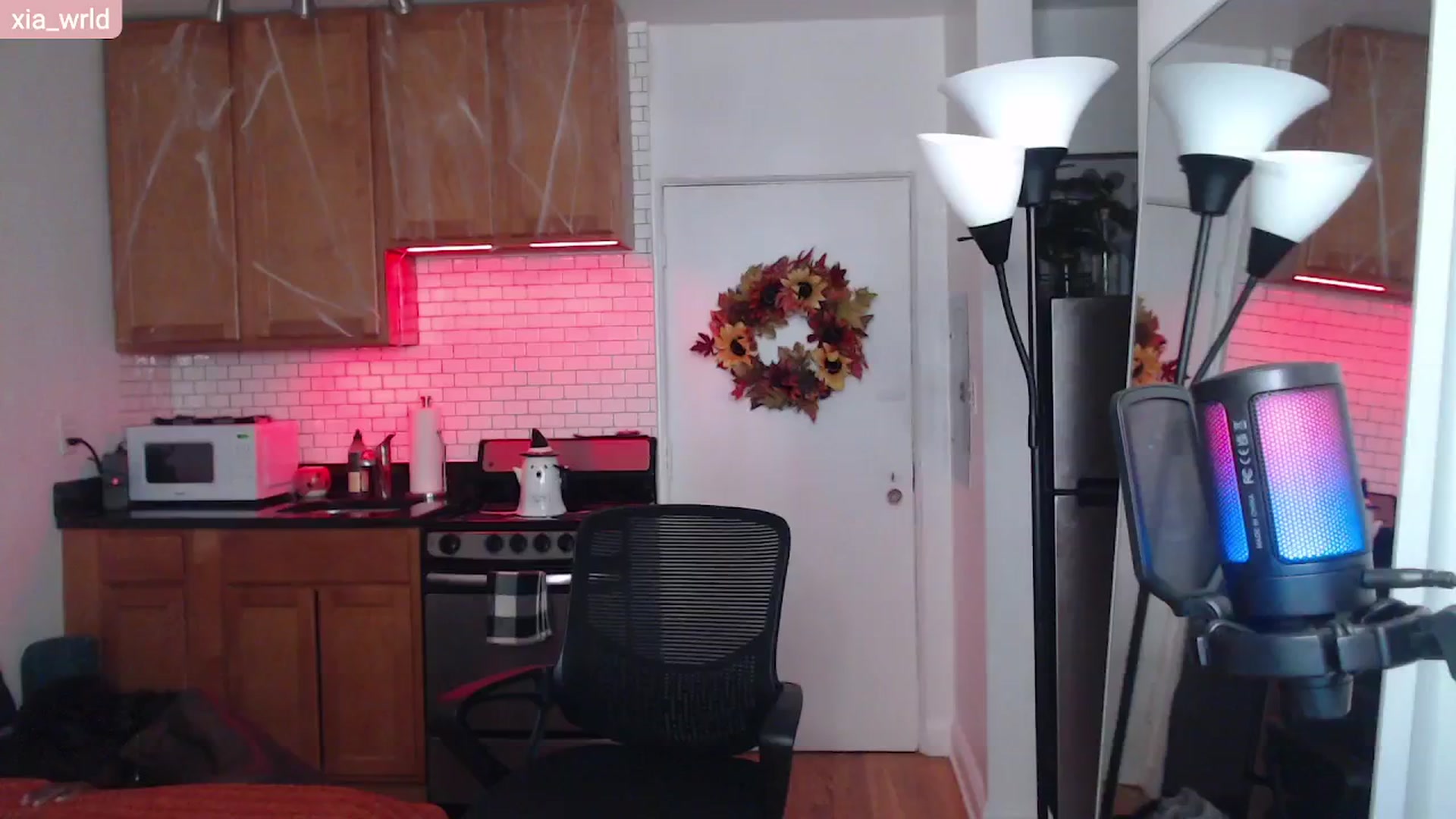 Gallery image thumbnail from xia_wrld's myfreecams stream on, 10/06/2024, 07:09 image 5 of 20