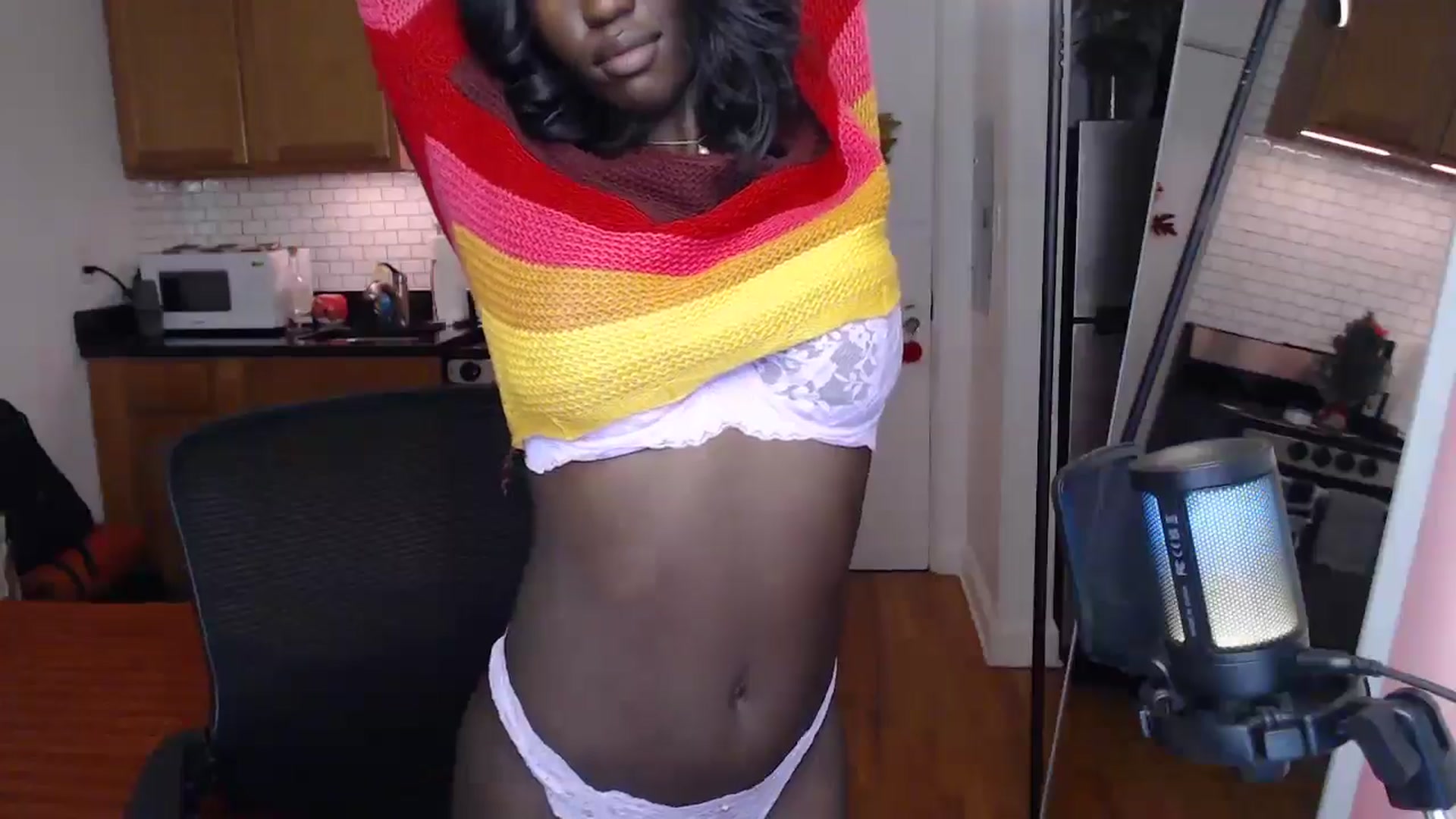 Gallery image thumbnail from xia_wrld's myfreecams stream on, 12/15/2024, 08:10 image 13 of 20