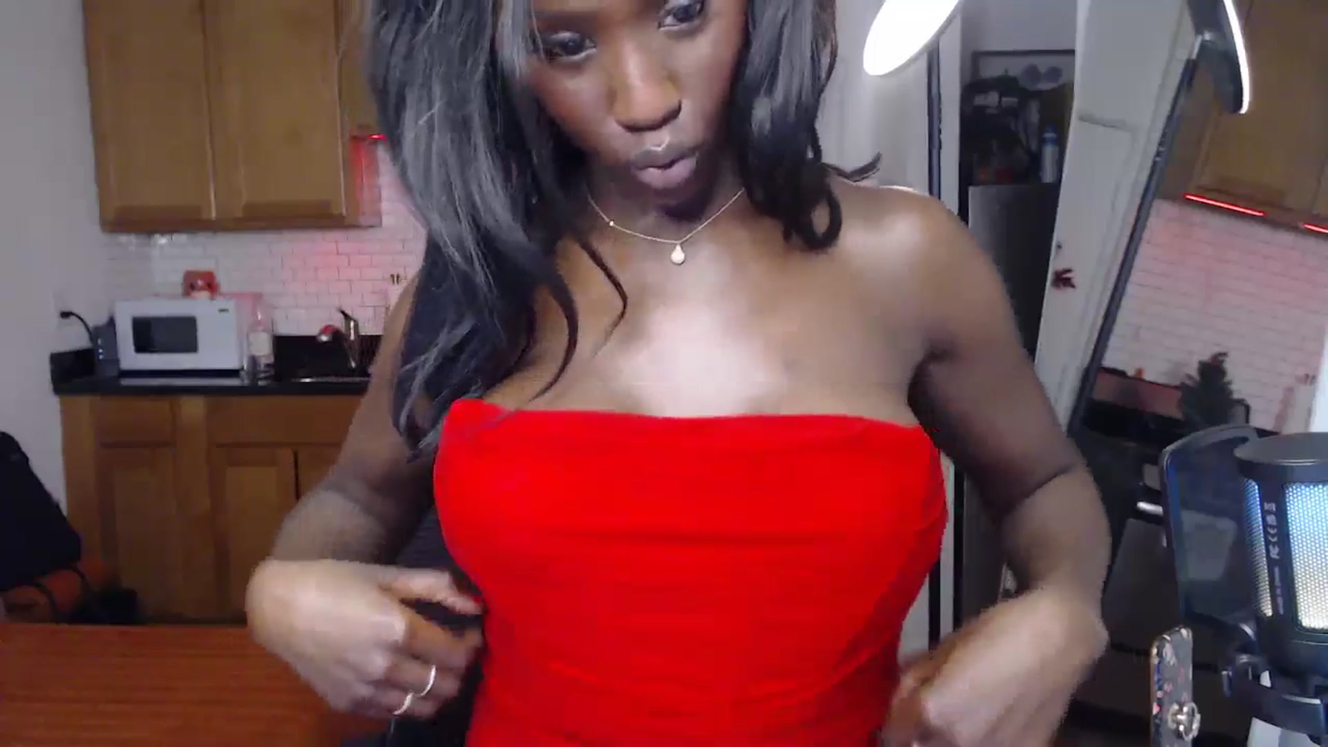Gallery image thumbnail from xia_wrld's myfreecams stream on, 12/21/2024, 06:58 image 15 of 20