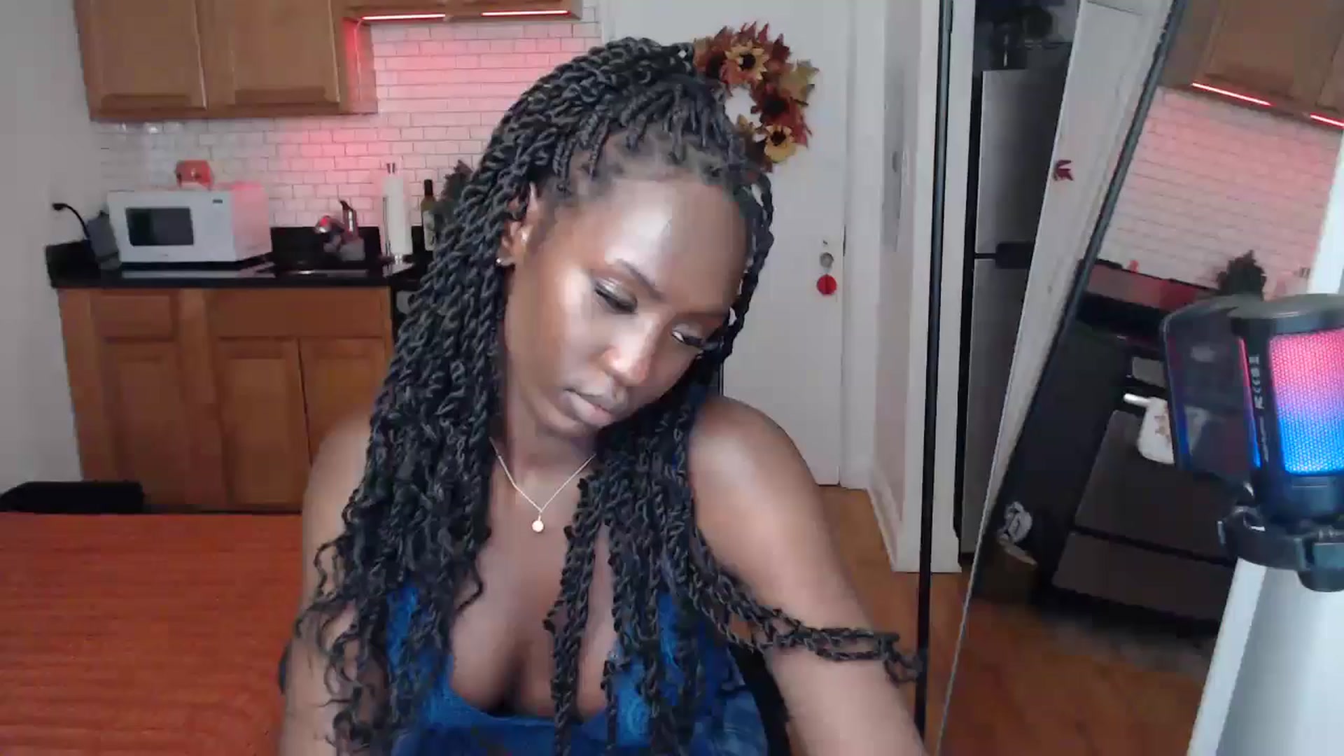 Gallery image thumbnail from xia_wrld's myfreecams stream on, 12/30/2024, 07:54 image 17 of 20