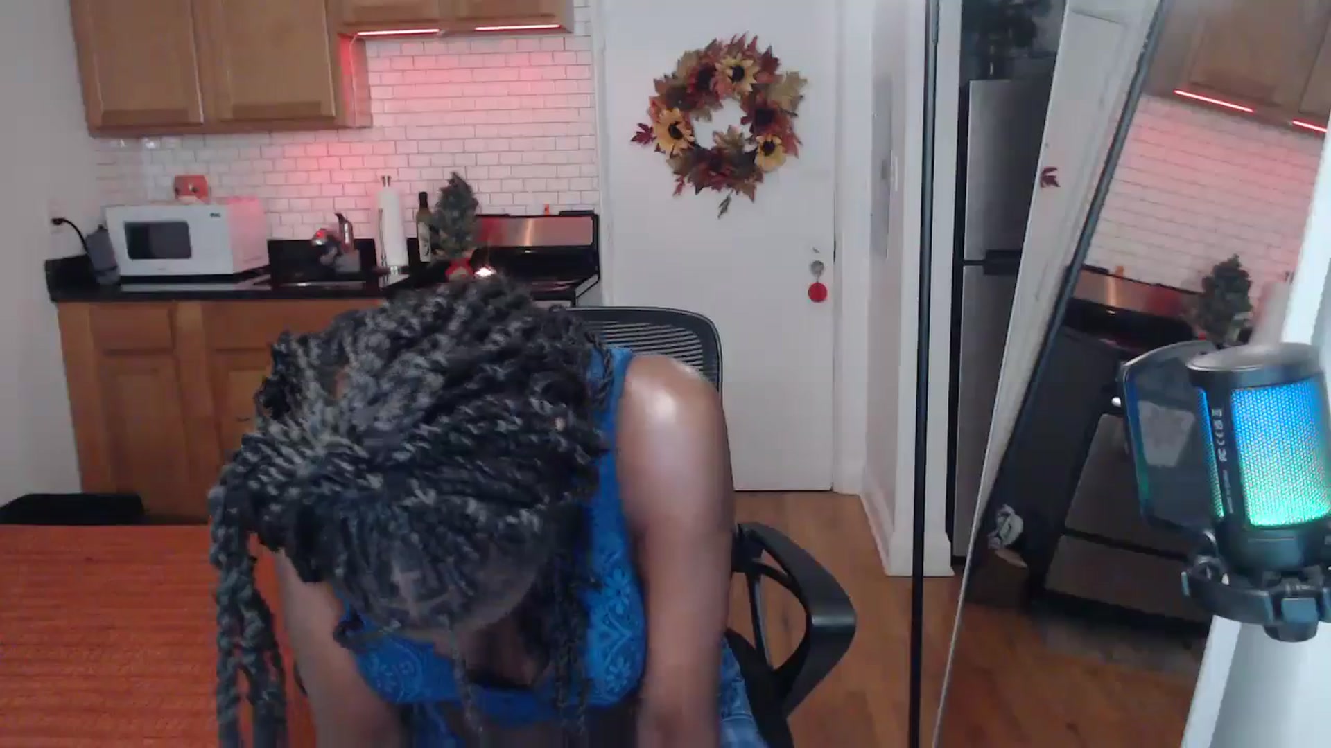 Gallery image thumbnail from xia_wrld's myfreecams stream on, 12/30/2024, 07:54 image 2 of 20