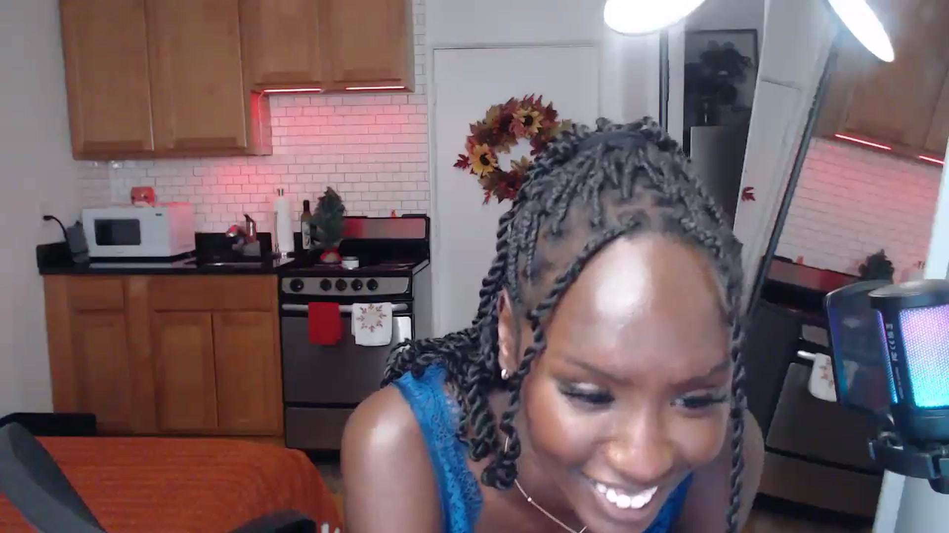 Gallery image thumbnail from xia_wrld's myfreecams stream on, 12/30/2024, 07:54 image 13 of 20