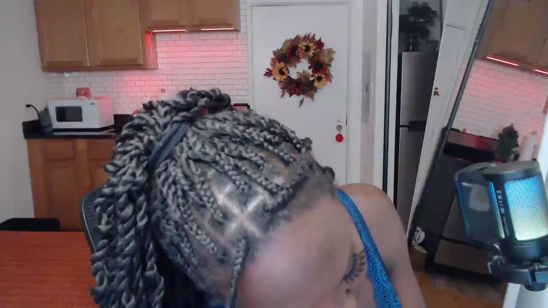 Gallery image thumbnail from xia_wrld's myfreecams stream on, 12/30/2024, 07:54 image 20 of 20