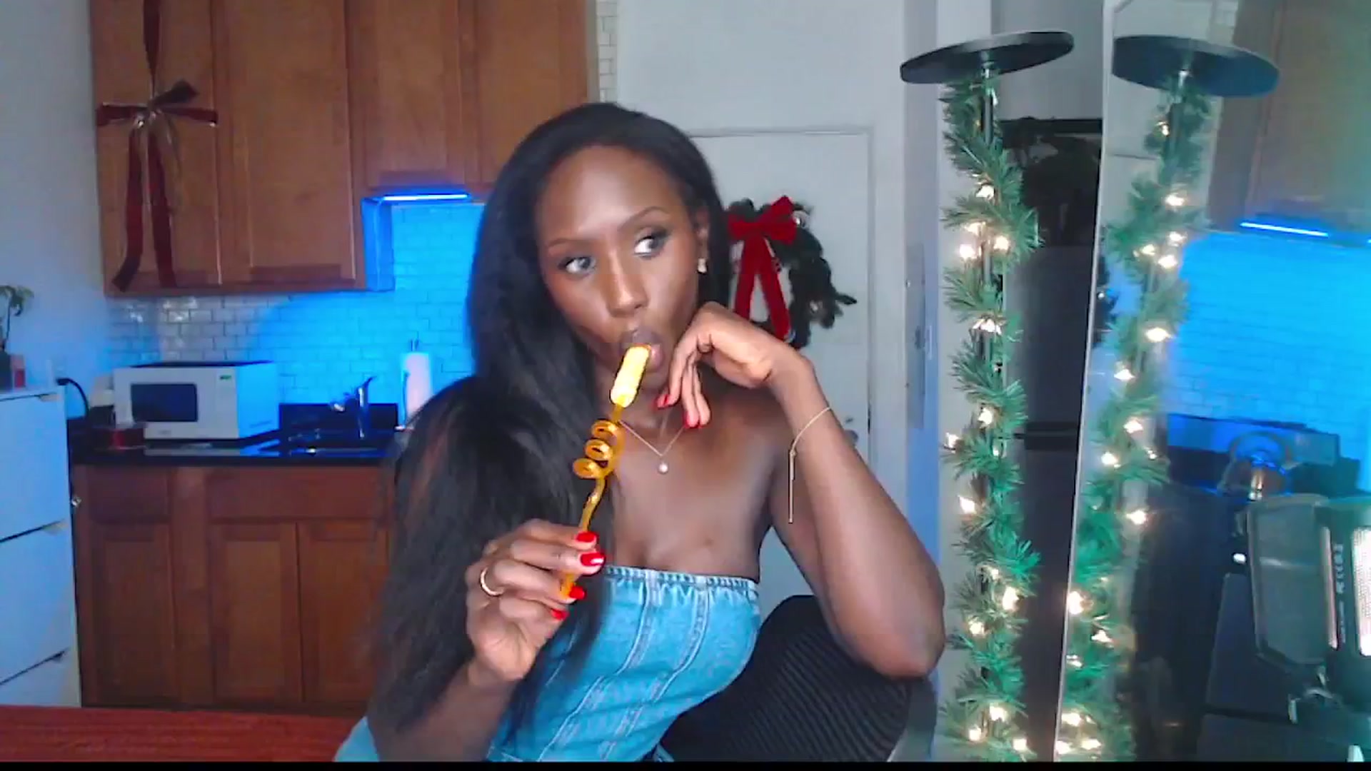 Gallery image thumbnail from xia_wrld's myfreecams stream on, 12/17/2025, 06:01 image 5 of 20