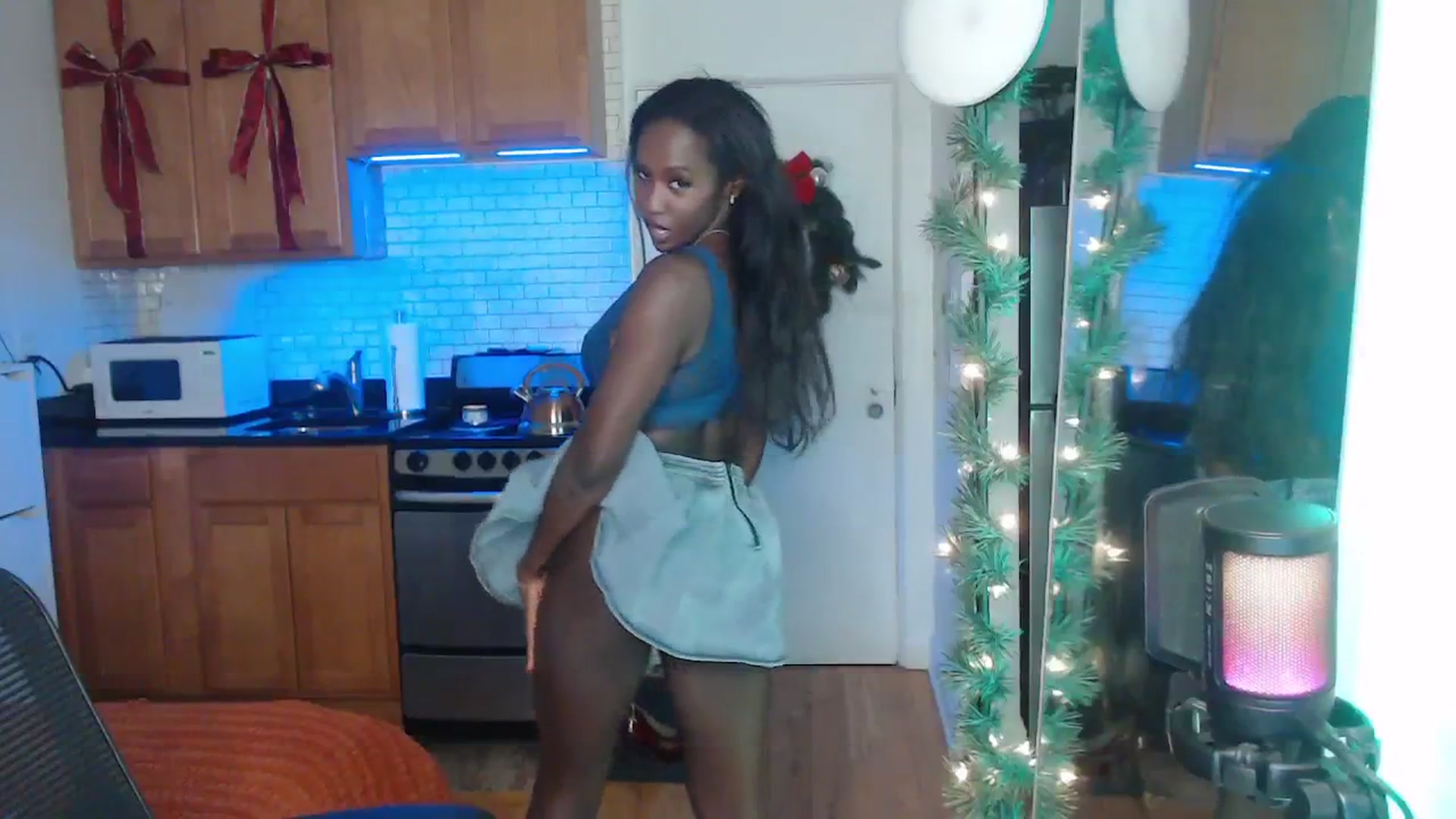 Gallery image thumbnail from xia_wrld's myfreecams stream on, 12/21/2025, 08:12 image 7 of 20