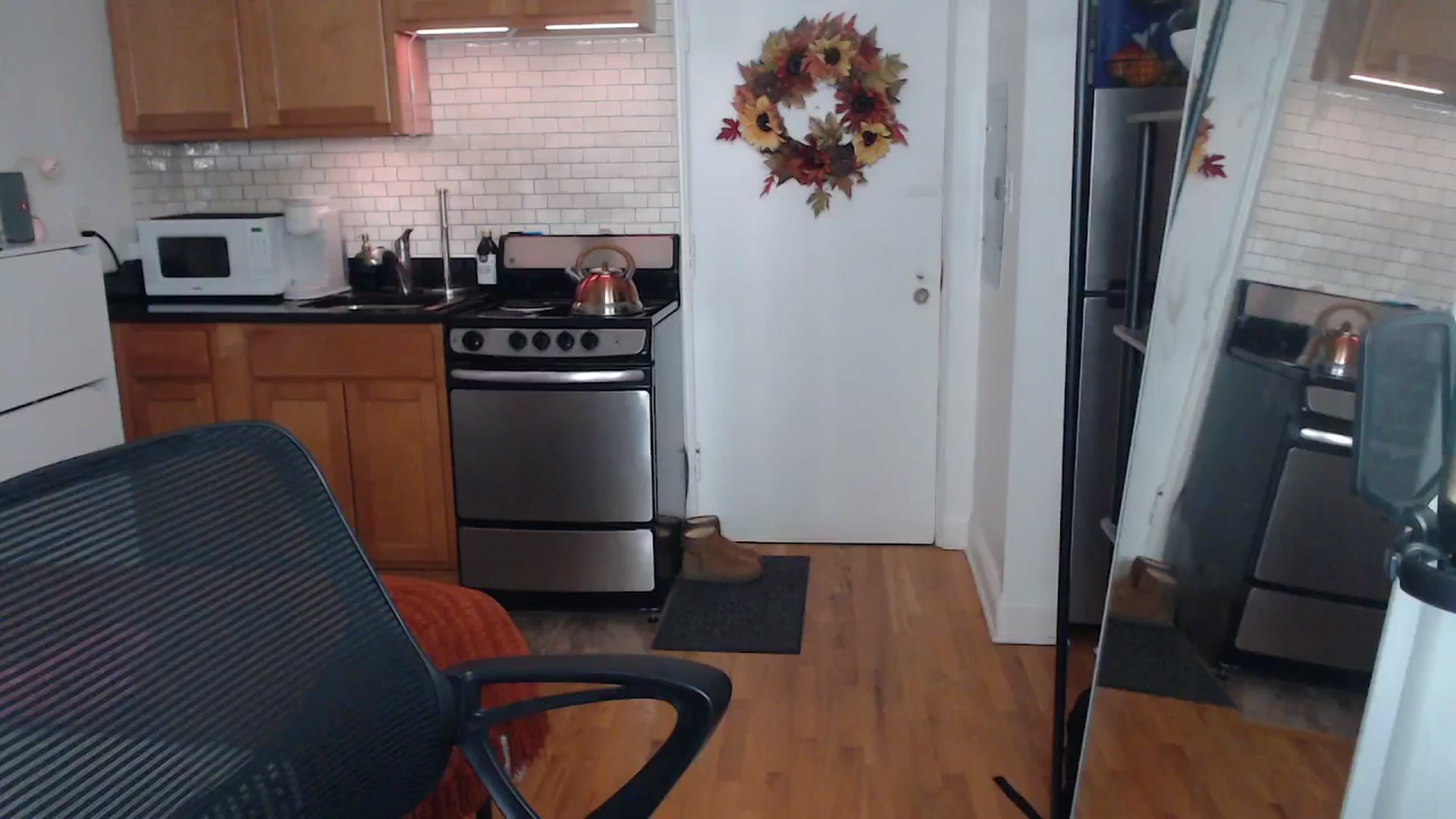 Gallery image thumbnail from xia_wrld's myfreecams stream on, 04/28/2026, 01:19 image 9 of 20