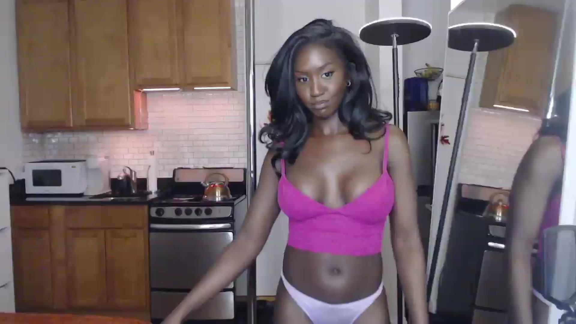 Gallery image thumbnail from xia_wrld's myfreecams stream on, 05/27/2026, 03:36 image 9 of 20