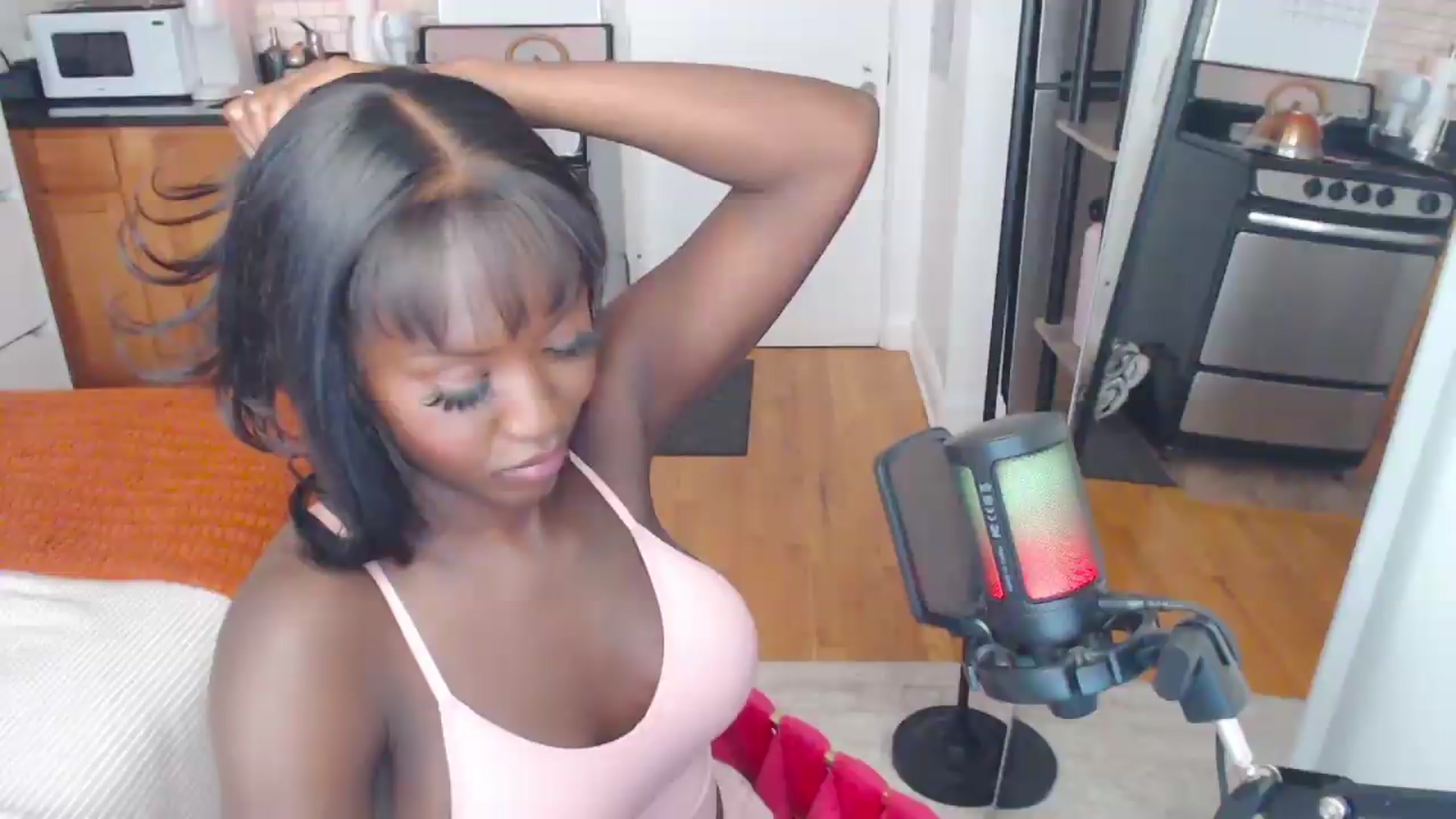 Gallery image thumbnail from xia_wrld's myfreecams stream on, 08/18/2026, 24:03 image 6 of 20