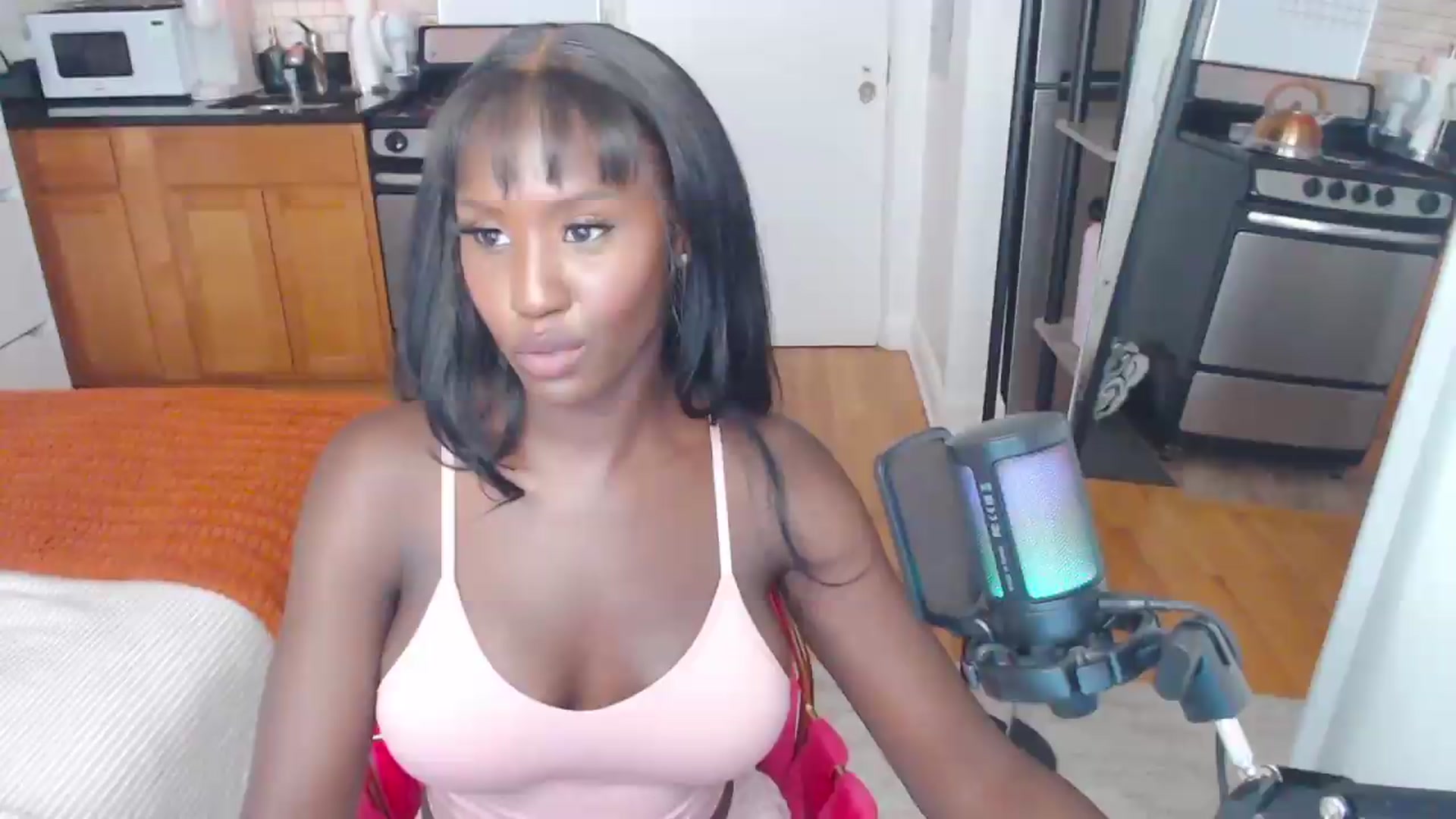 Gallery image thumbnail from xia_wrld's myfreecams stream on, 08/18/2026, 24:03 image 4 of 20
