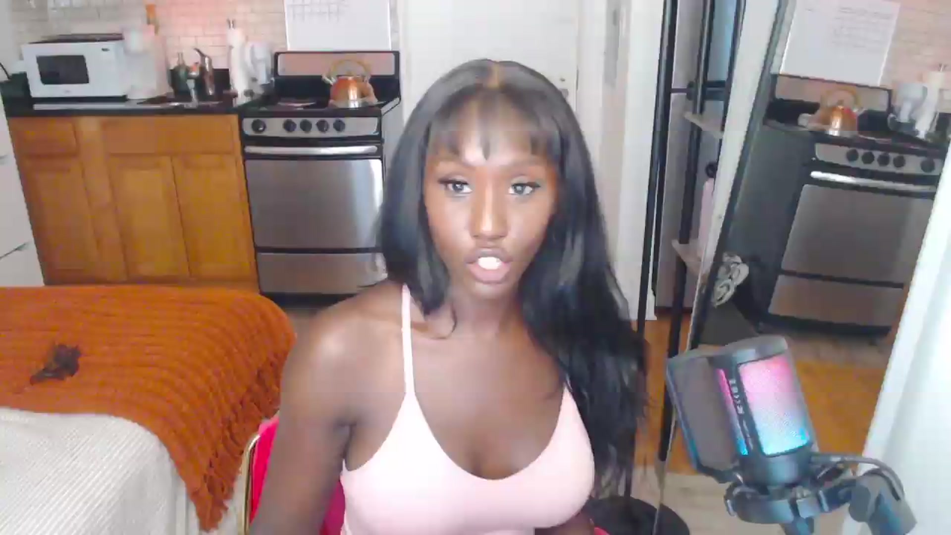 Gallery image thumbnail from xia_wrld's myfreecams stream on, 08/18/2026, 04:05 image 2 of 20