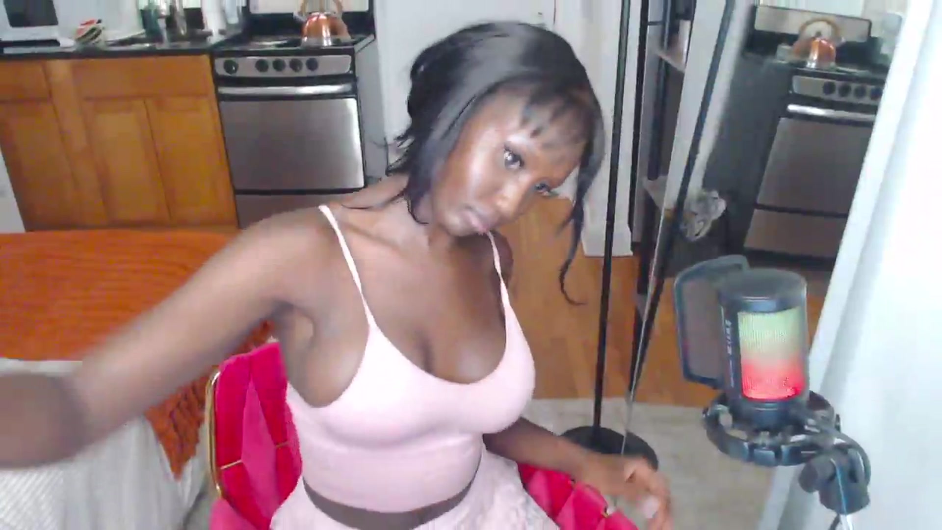 Gallery image thumbnail from xia_wrld's myfreecams stream on, 08/18/2026, 04:48 image 7 of 20
