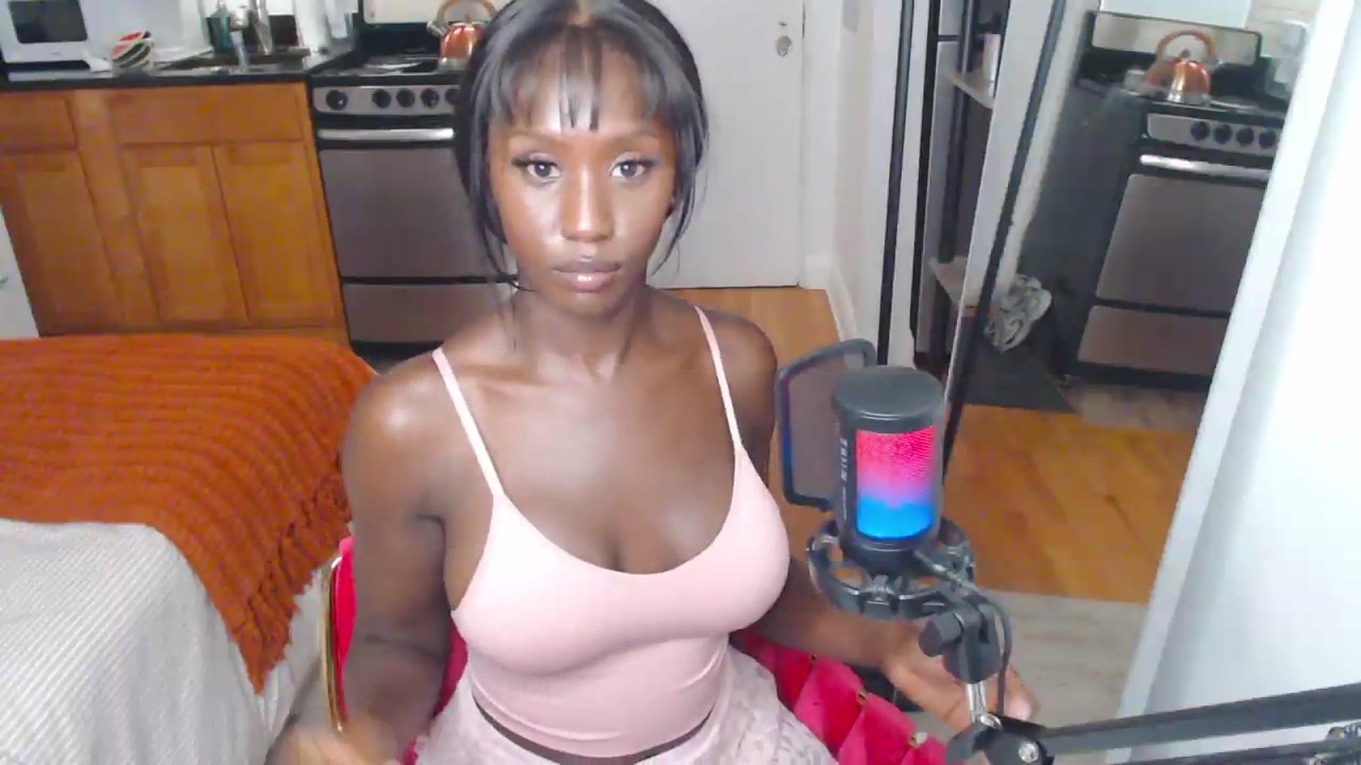 Gallery image thumbnail from xia_wrld's myfreecams stream on, 08/18/2026, 04:48 image 14 of 20