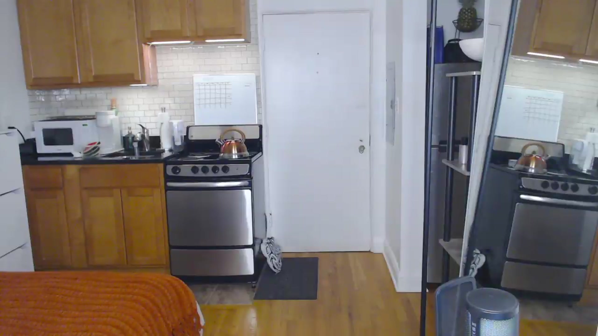 Gallery image thumbnail from xia_wrld's myfreecams stream on, 08/18/2026, 04:48 image 17 of 20