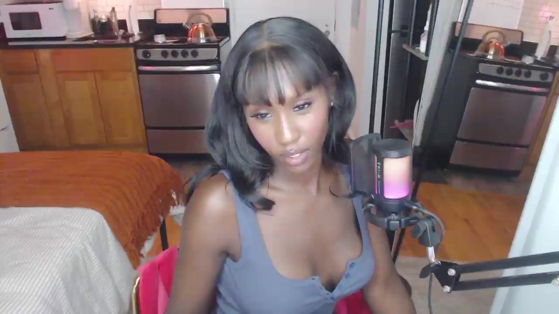 Gallery image thumbnail from xia_wrld's myfreecams stream on, 08/21/2026, 04:38 image 1 of 20