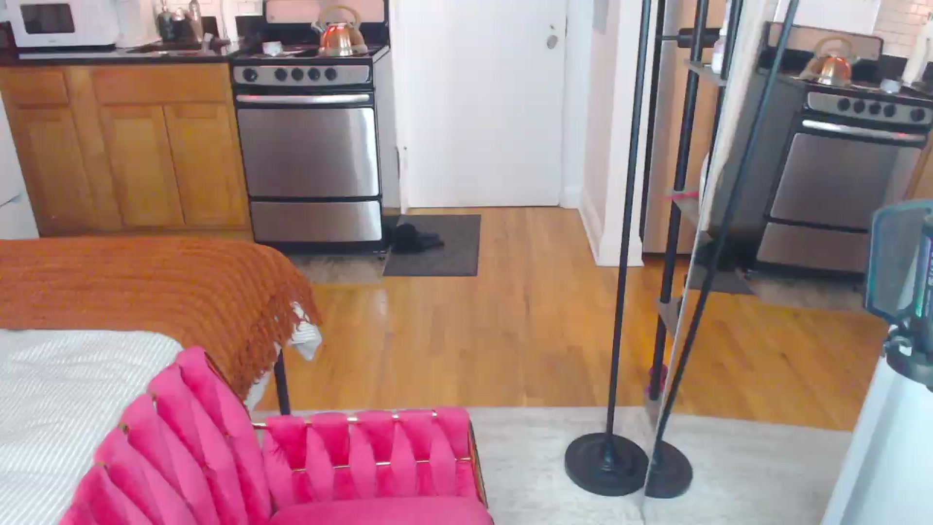 Gallery image thumbnail from xia_wrld's myfreecams stream on, 08/21/2026, 04:38 image 7 of 20