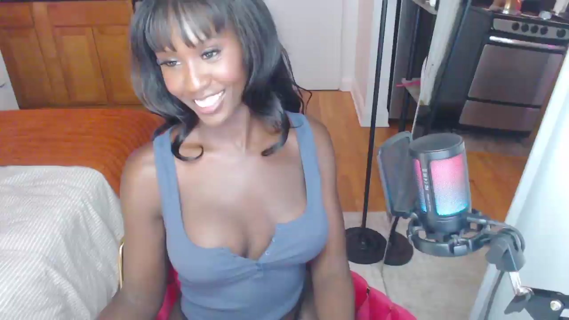Gallery image thumbnail from xia_wrld's myfreecams stream on, 08/21/2026, 04:38 image 9 of 20