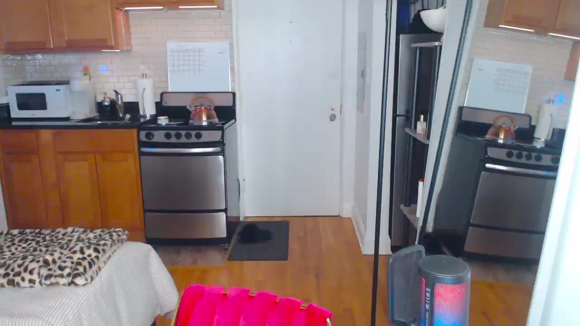 Gallery image thumbnail from xia_wrld's myfreecams stream on, 08/30/2026, 08:22 image 15 of 20