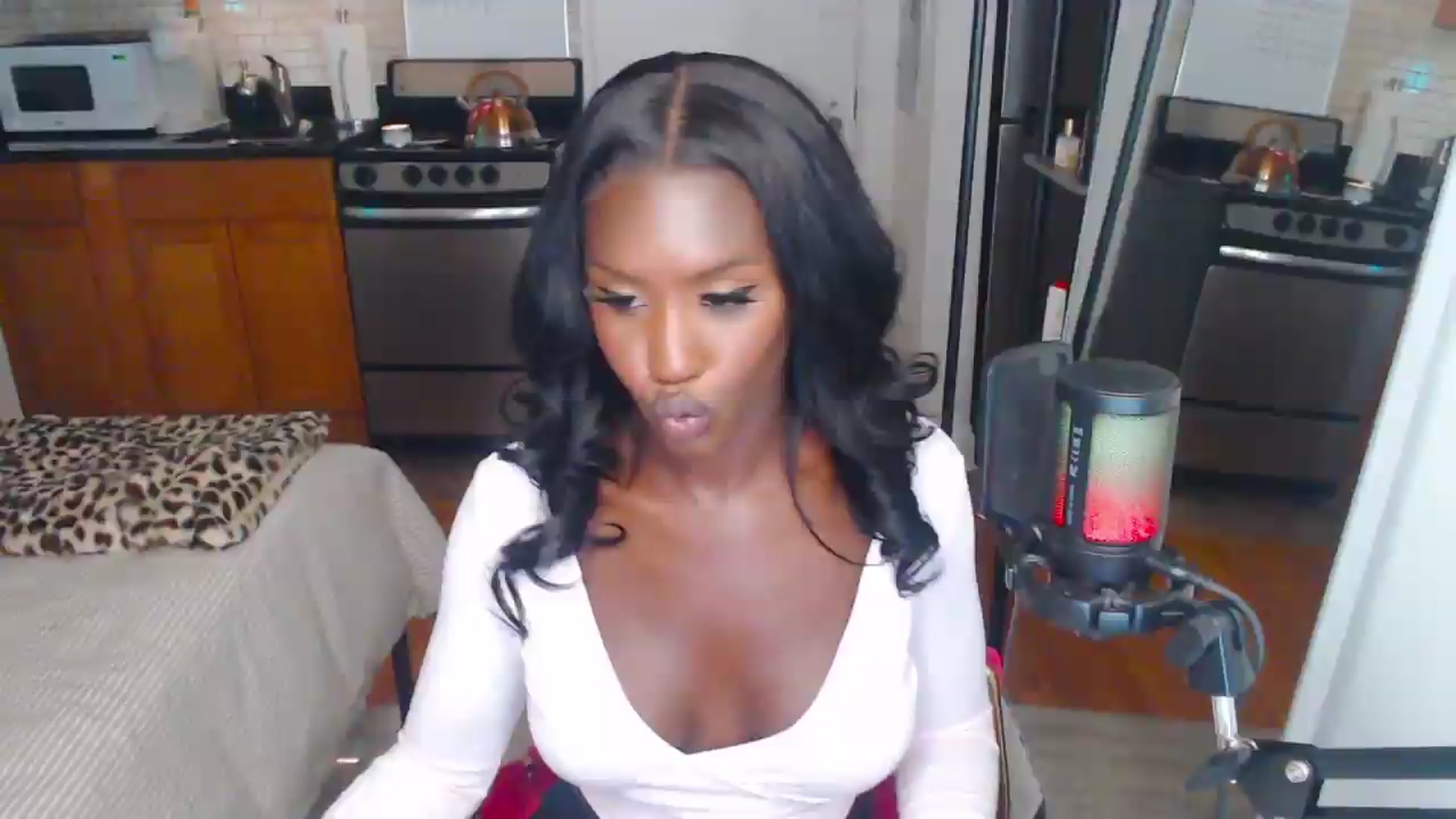 Gallery image thumbnail from xia_wrld's myfreecams stream on, 08/30/2026, 08:22 image 6 of 20