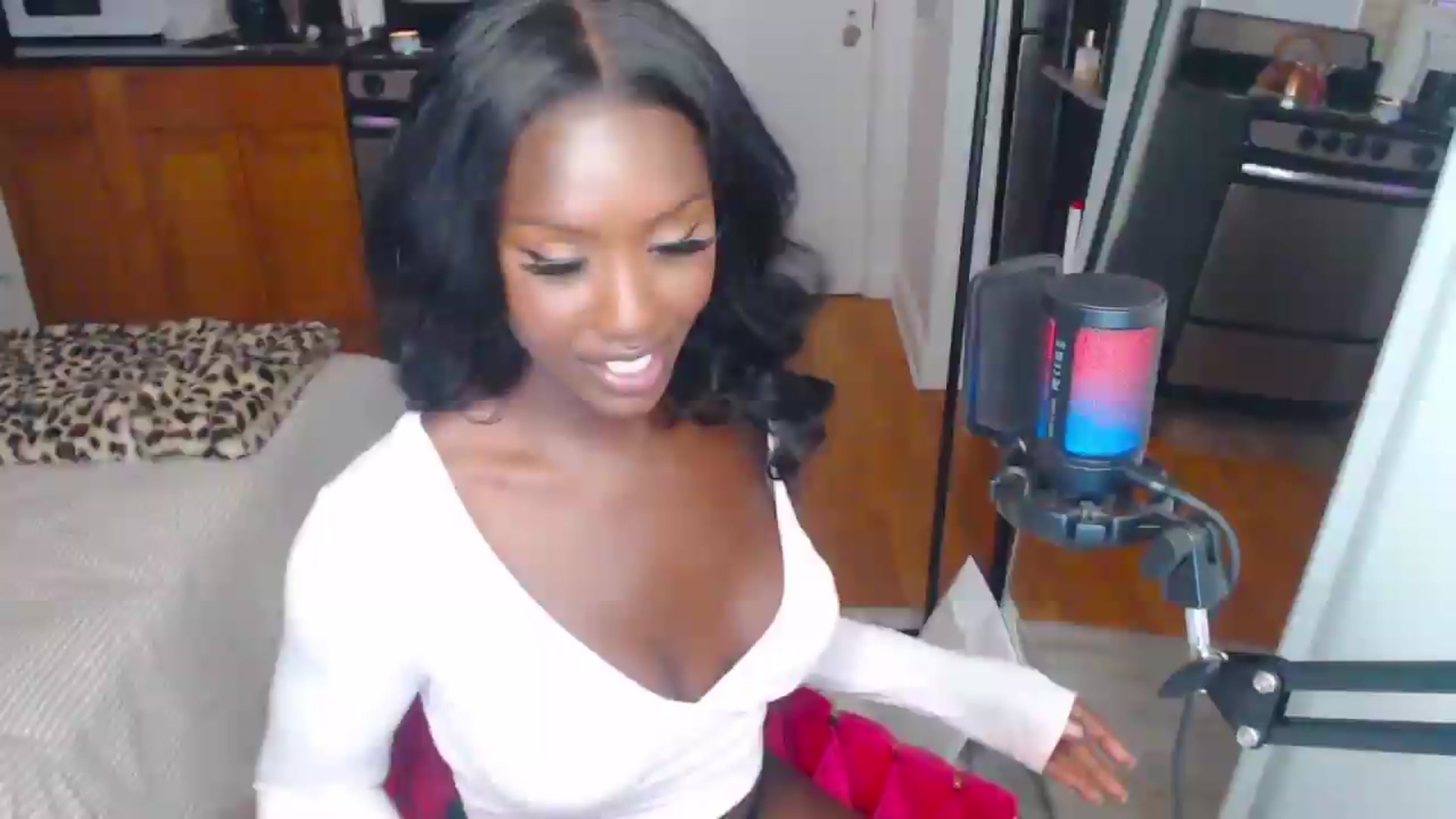 Gallery image thumbnail from xia_wrld's myfreecams stream on, 08/30/2026, 08:22 image 14 of 20