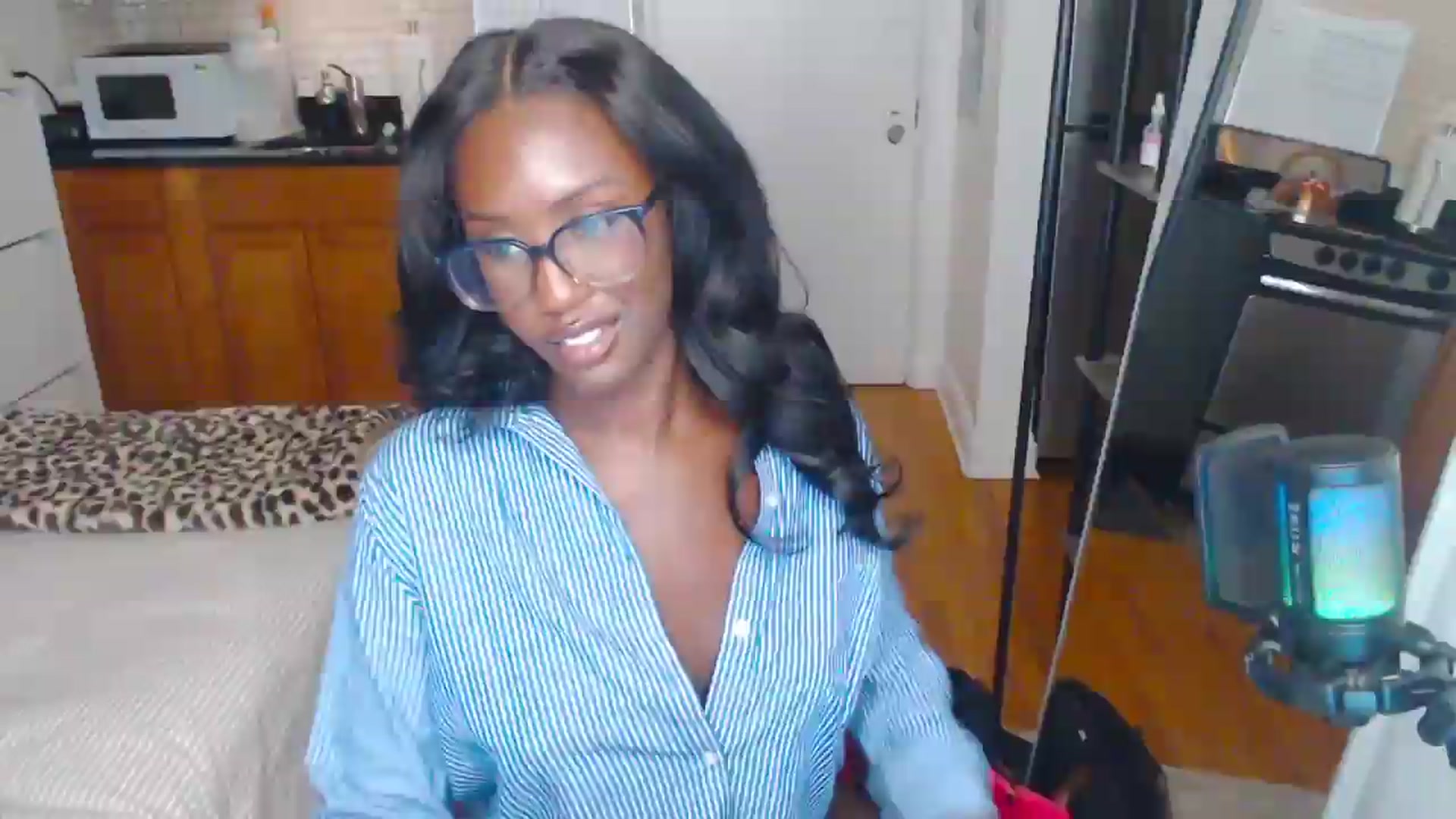 Gallery image thumbnail from xia_wrld's myfreecams stream on, 09/03/2026, 08:17 image 13 of 20