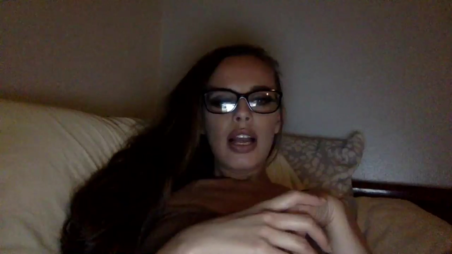 Gallery image thumbnail from xoJillJanson's myfreecams stream on, 04/05/2025, 08:32 image 16 of 20