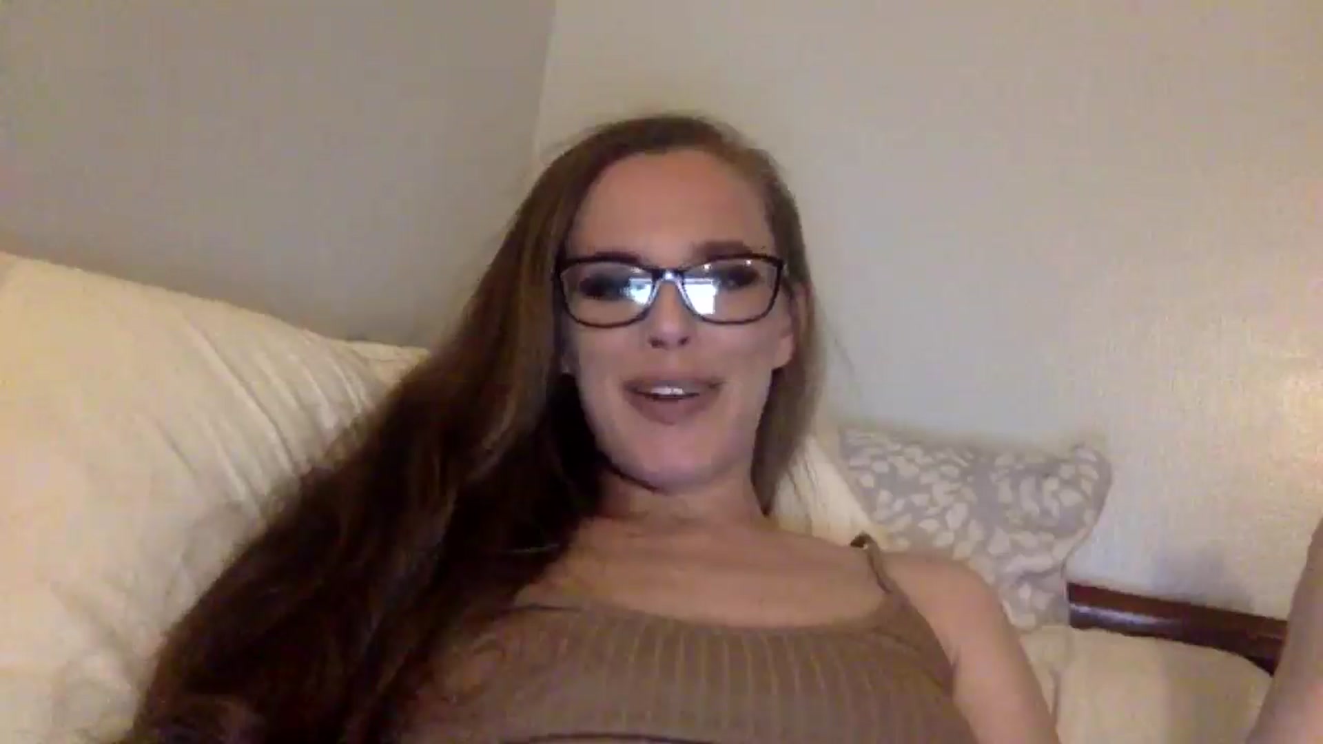 Gallery image thumbnail from xoJillJanson's myfreecams stream on, 04/05/2025, 08:32 image 10 of 20