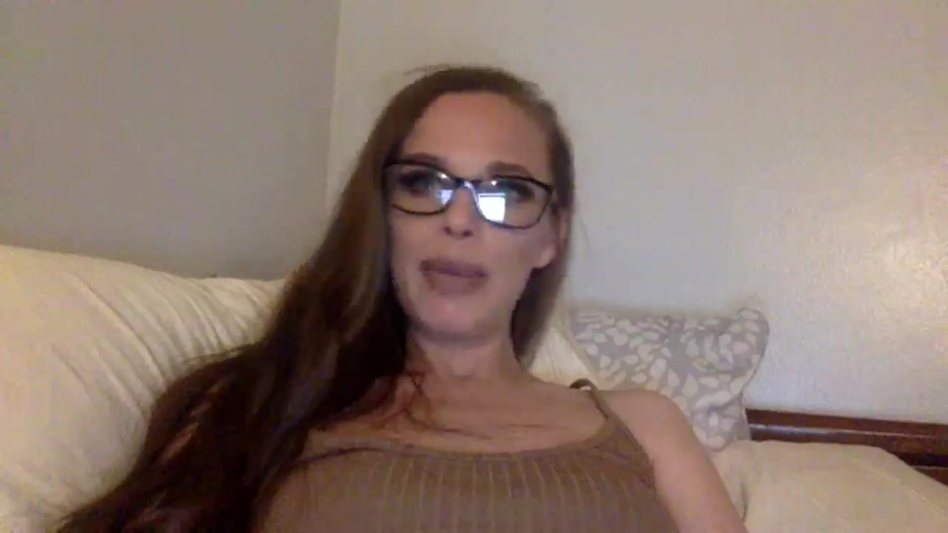 Gallery image thumbnail from xoJillJanson's myfreecams stream on, 04/05/2025, 08:32 image 2 of 20