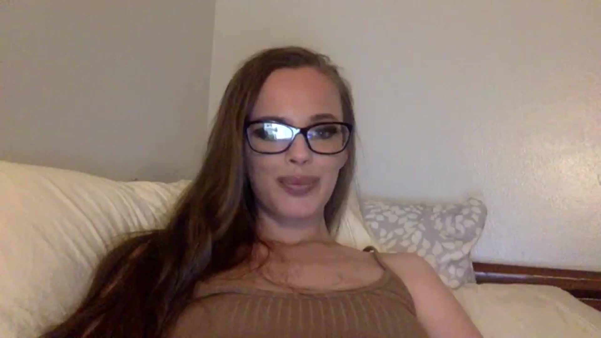 Gallery image thumbnail from xoJillJanson's myfreecams stream on, 04/05/2025, 08:32 image 3 of 20