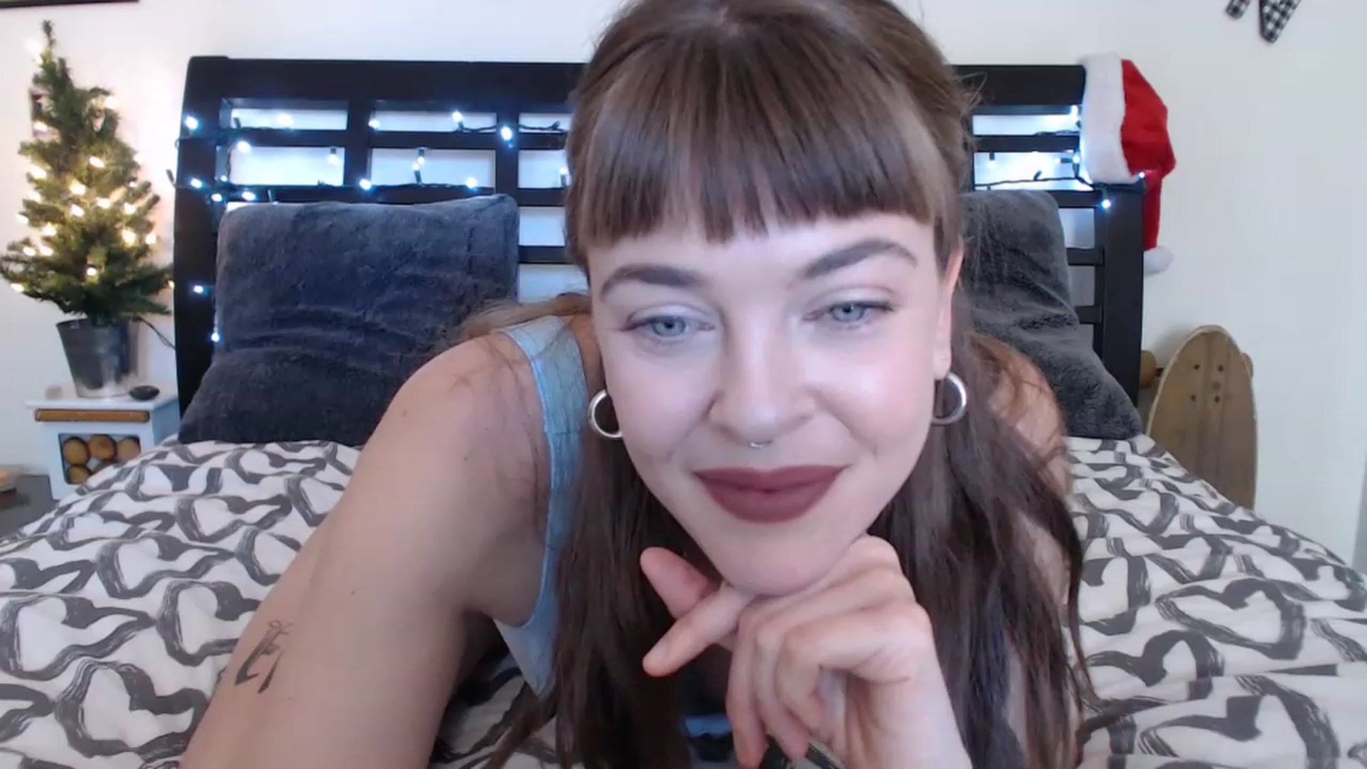 Gallery image thumbnail from xoNicolette's myfreecams stream on, 12/10/2022, 18:54 image 20 of 20