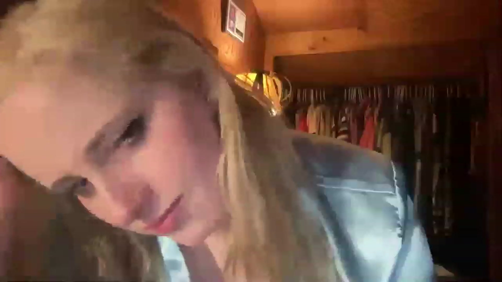 Gallery image thumbnail from xomargot's myfreecams stream on, 03/28/2023, 08:48 image 5 of 20
