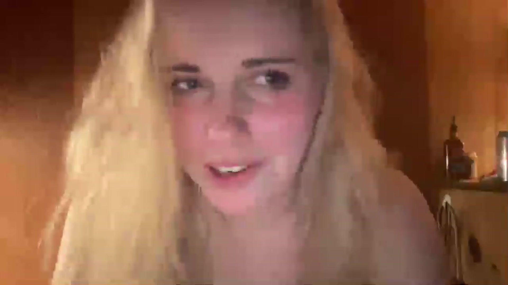 Gallery image thumbnail from xomargot's myfreecams stream on, 03/29/2023, 09:40 image 10 of 20