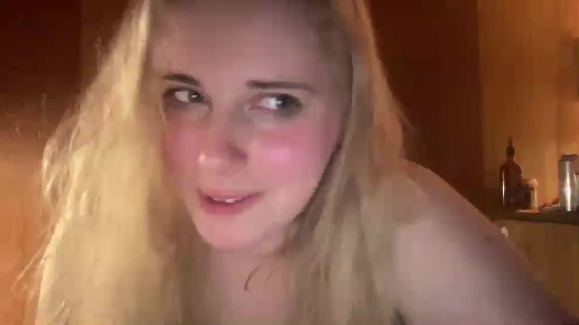 Gallery image thumbnail from xomargot's myfreecams stream on, 03/29/2023, 09:40 image 18 of 20