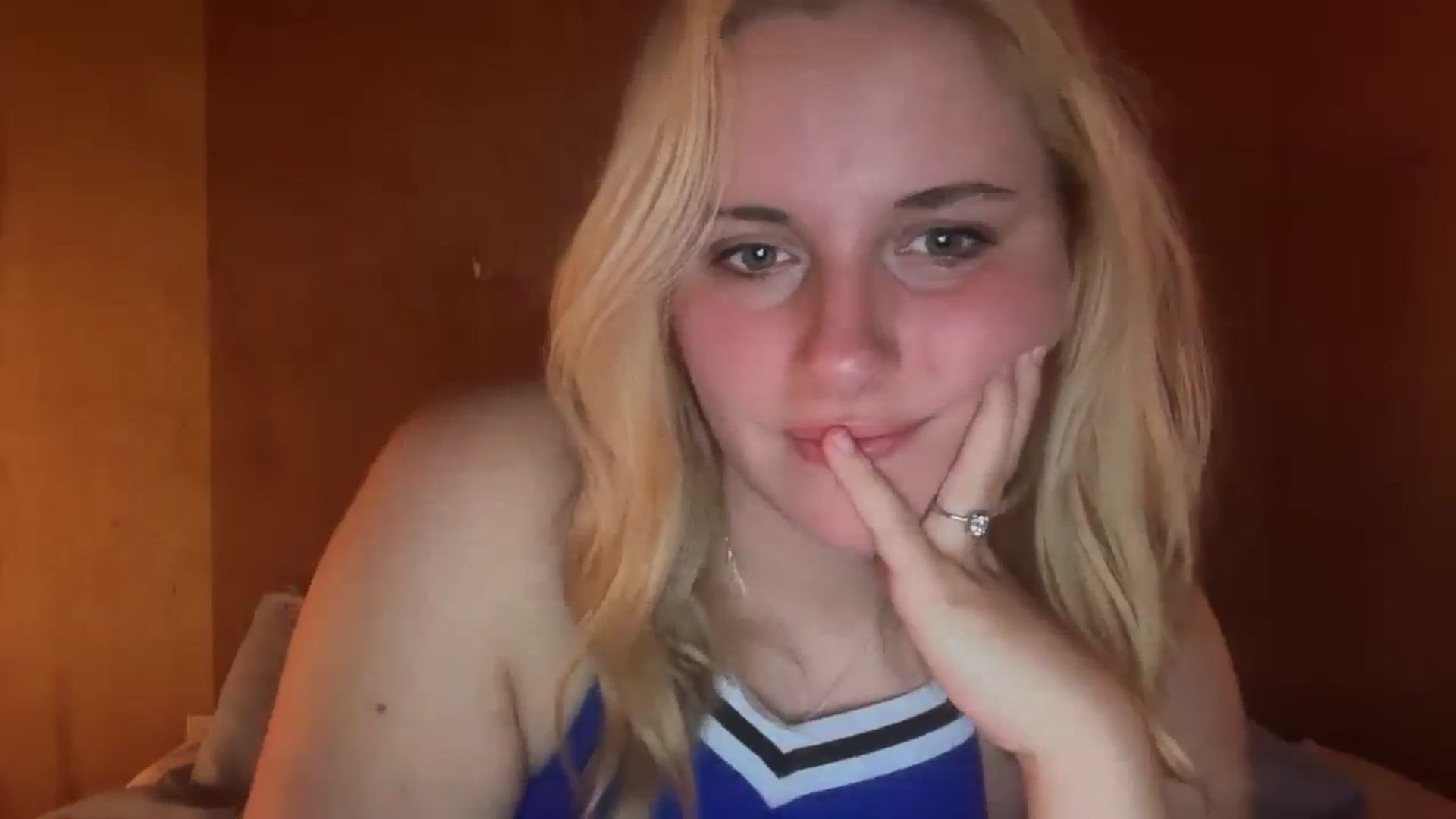 Gallery image thumbnail from xomargot's myfreecams stream on, 10/13/2025, 16:24 image 17 of 20