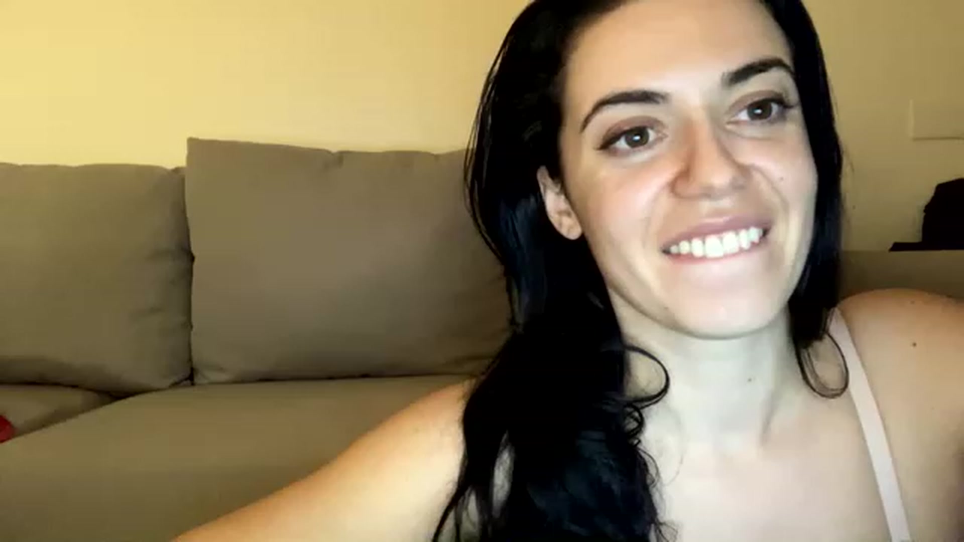 Gallery image thumbnail from xoxEmilyxoxx's myfreecams stream on, 11/21/2022, 04:51 image 19 of 20