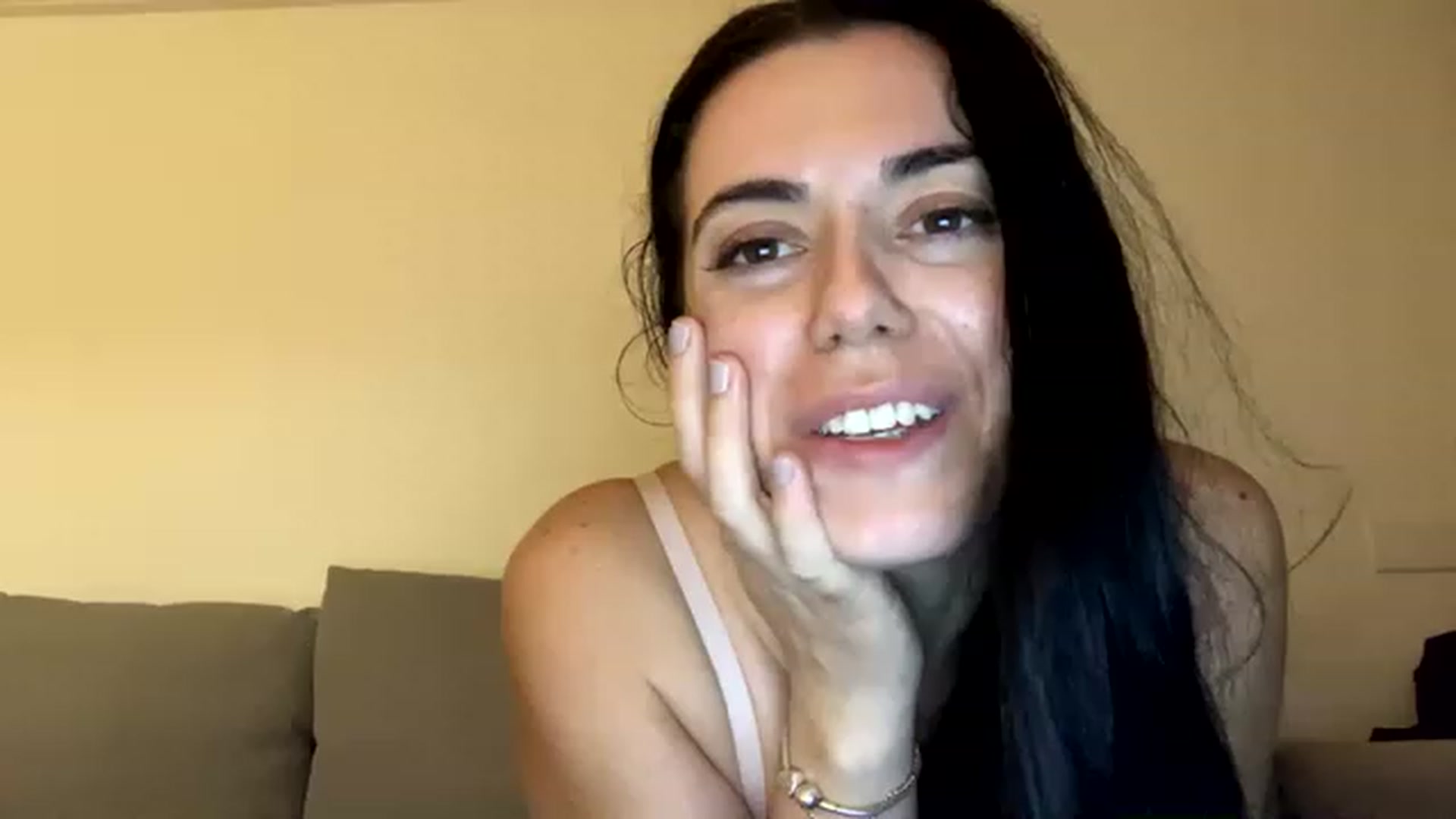 Gallery image thumbnail from xoxEmilyxoxx's myfreecams stream on, 11/21/2022, 04:51 image 14 of 20