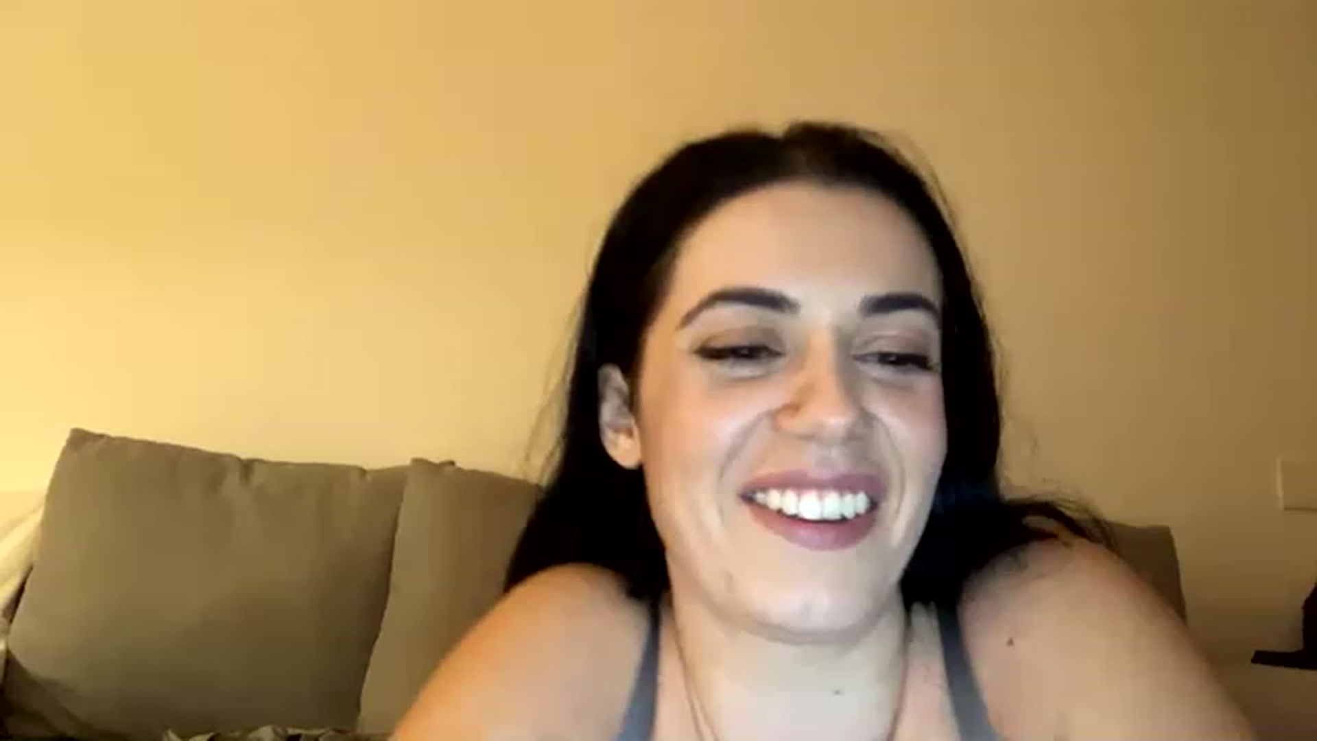 Gallery image thumbnail from xoxEmilyxoxx's myfreecams stream on, 11/22/2022, 01:57 image 19 of 20