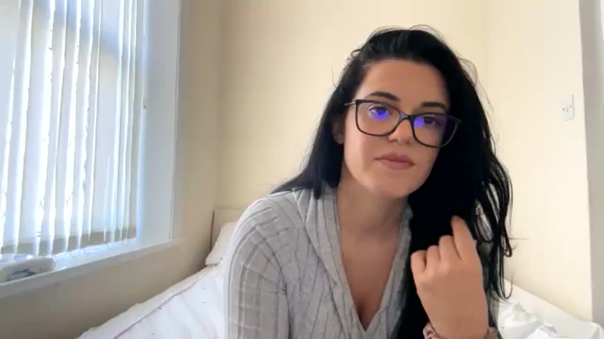 Gallery image thumbnail from xoxEmilyxoxx's myfreecams stream on, 09/11/2024, 15:33 image 1 of 20