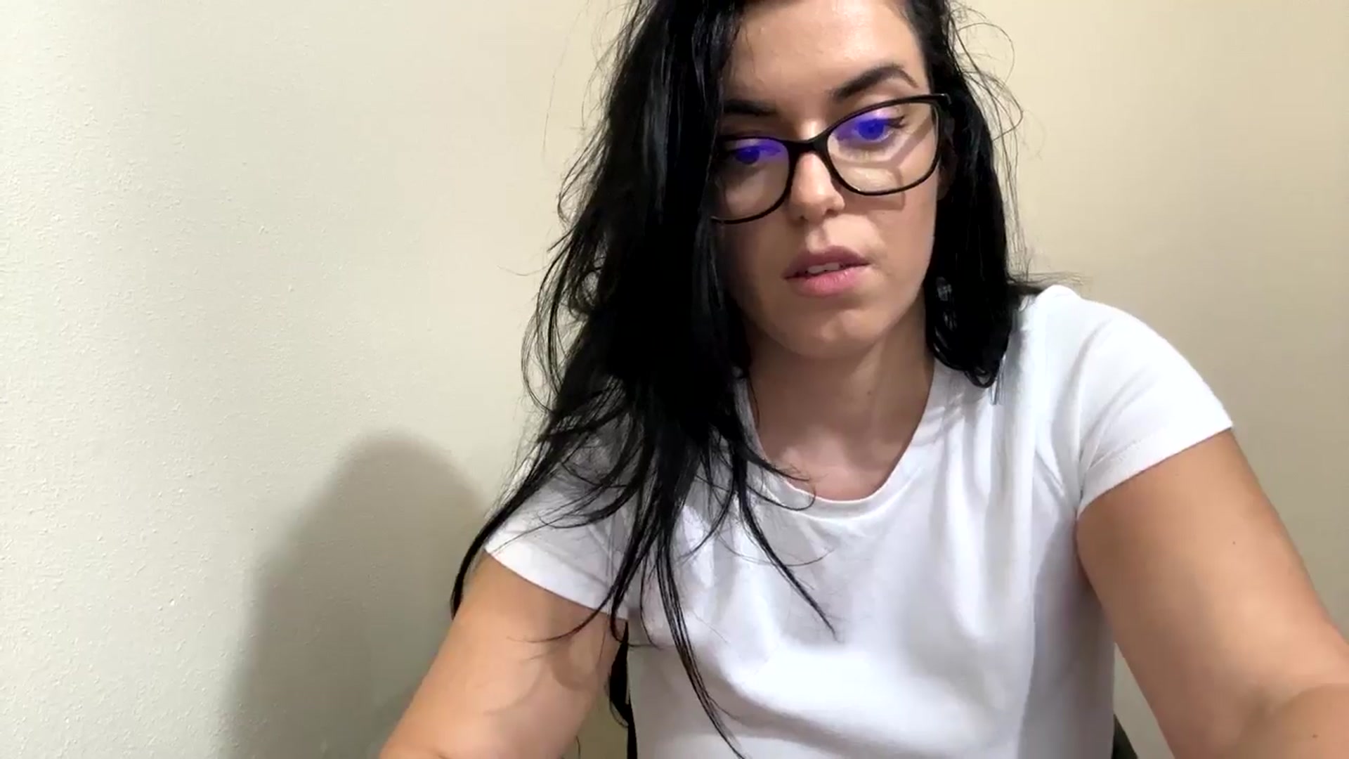 Gallery image thumbnail from xoxEmilyxoxx's myfreecams stream on, 09/30/2024, 17:22 image 2 of 20
