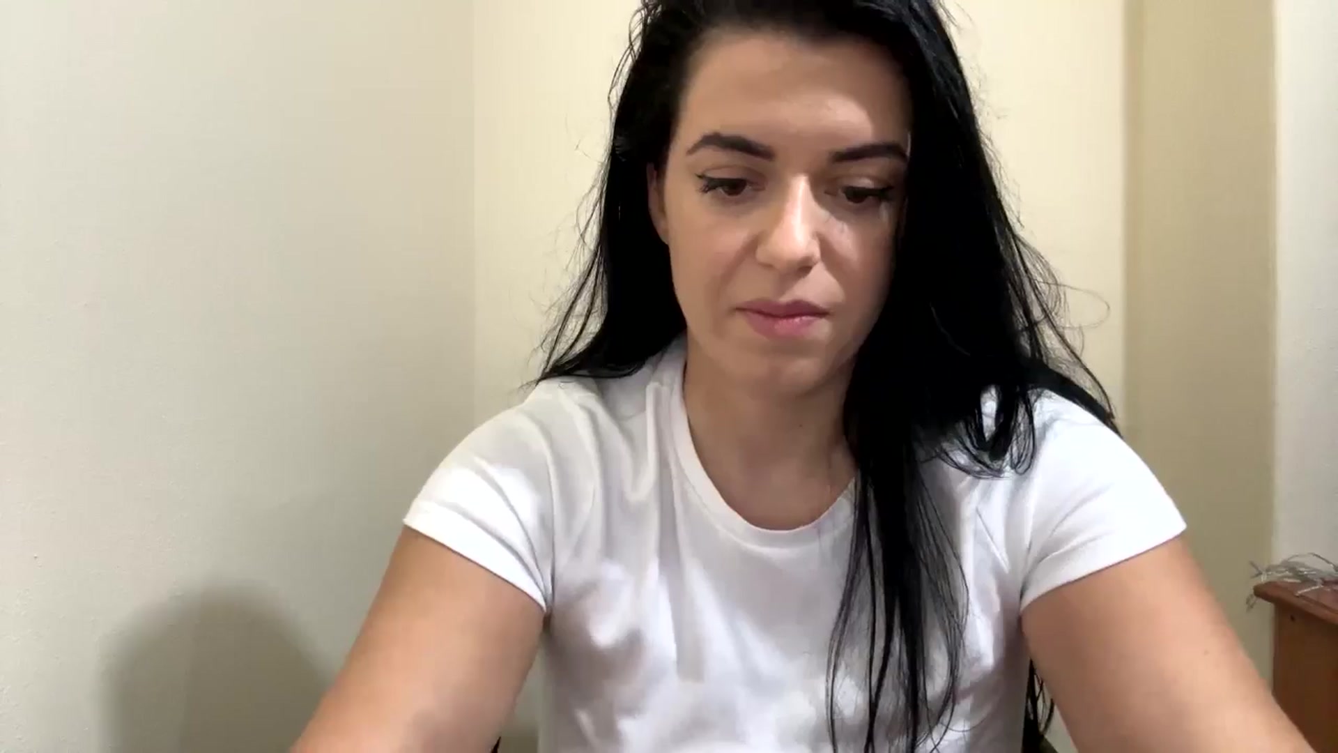 Gallery image thumbnail from xoxEmilyxoxx's myfreecams stream on, 09/30/2024, 17:22 image 20 of 20