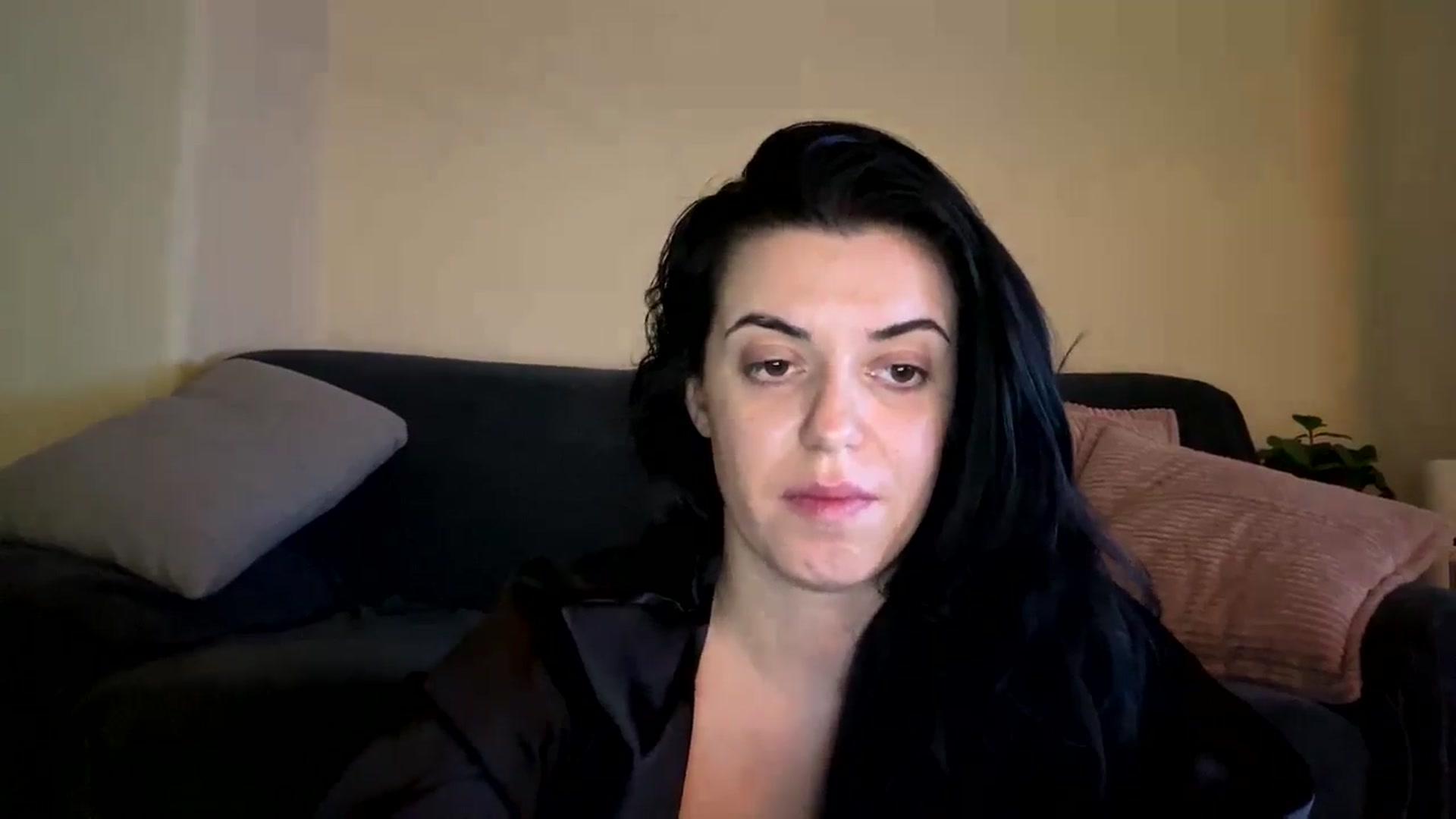 Gallery image thumbnail from xoxEmilyxoxx's myfreecams stream on, 10/04/2024, 01:52 image 19 of 20