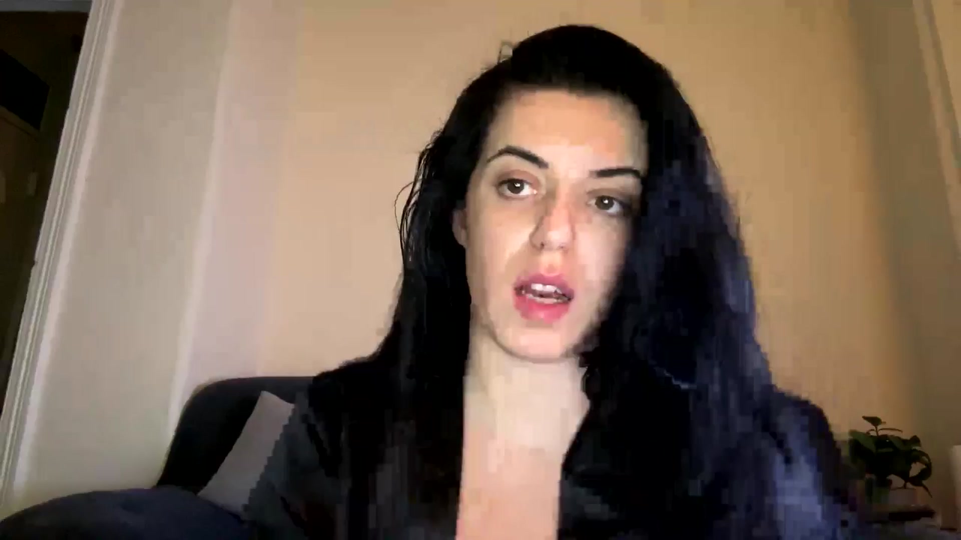 Gallery image thumbnail from xoxEmilyxoxx's myfreecams stream on, 10/04/2024, 01:52 image 1 of 20